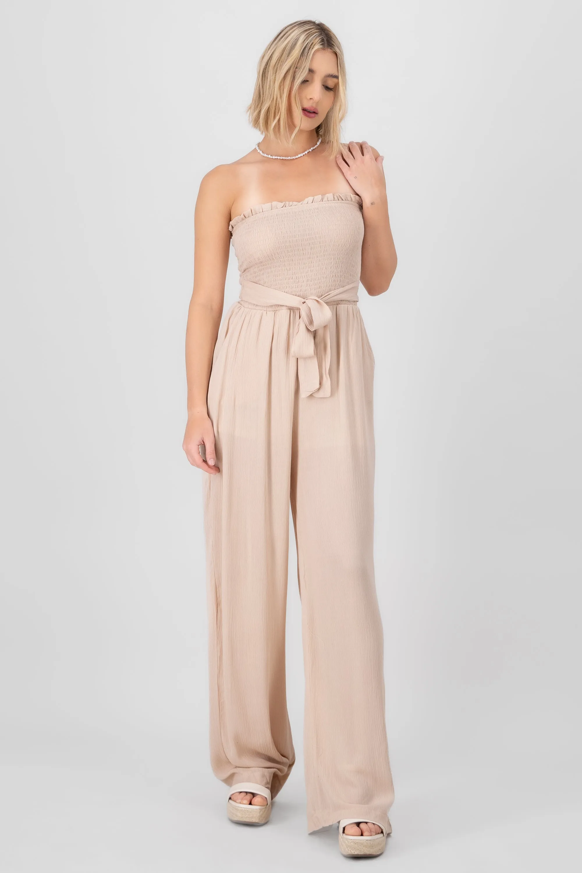 Jumpsuit bandeau amplio con amarre sold by Shasa