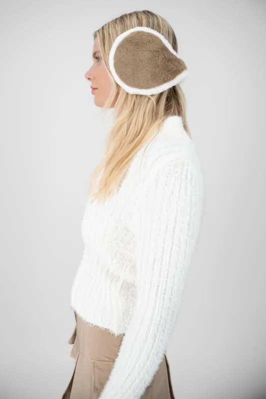 Orejeras color contraste sold by Shasa