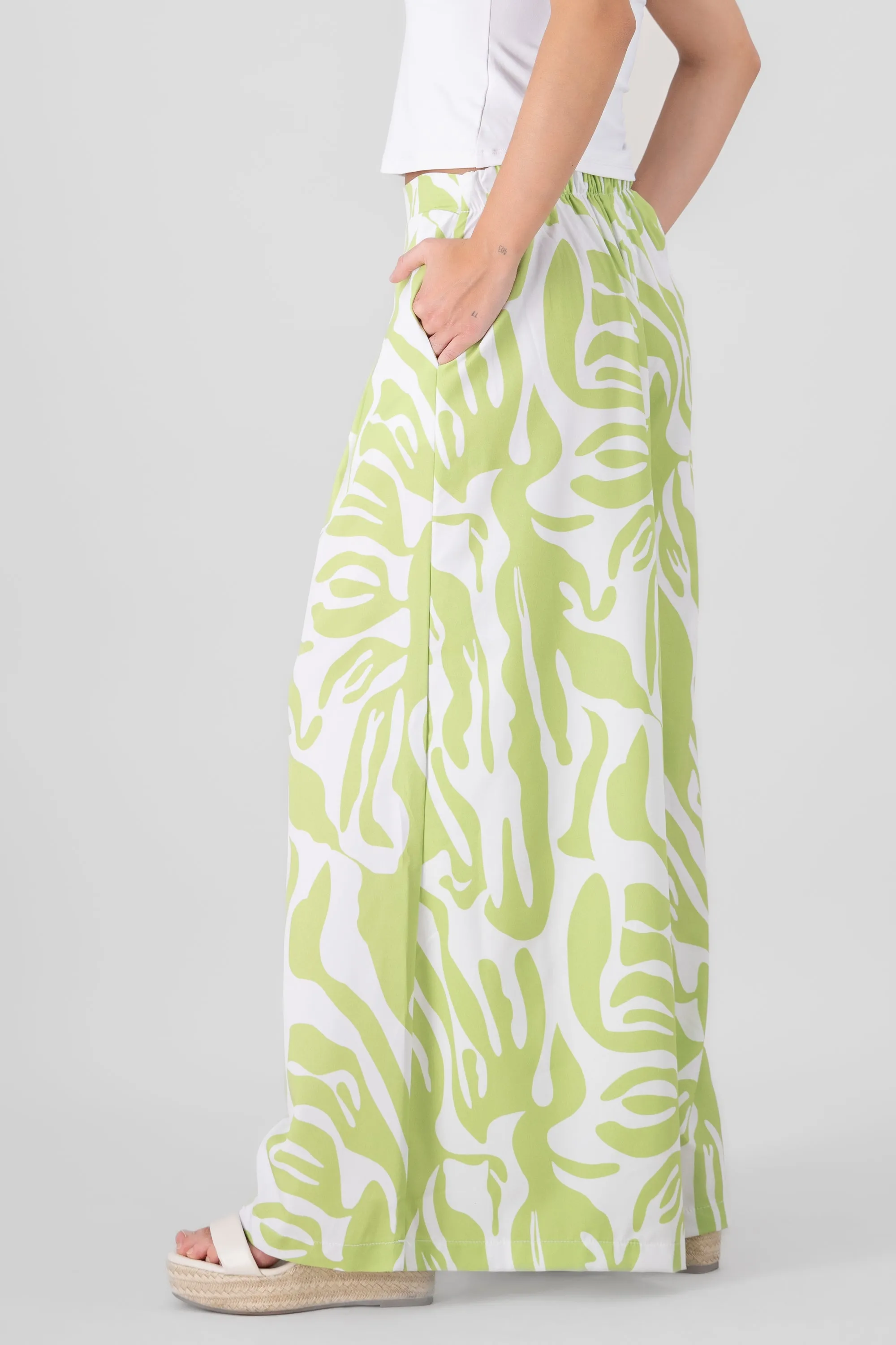 Pantalón super wide leg estampado sold by Shasa product image thumbnail 3