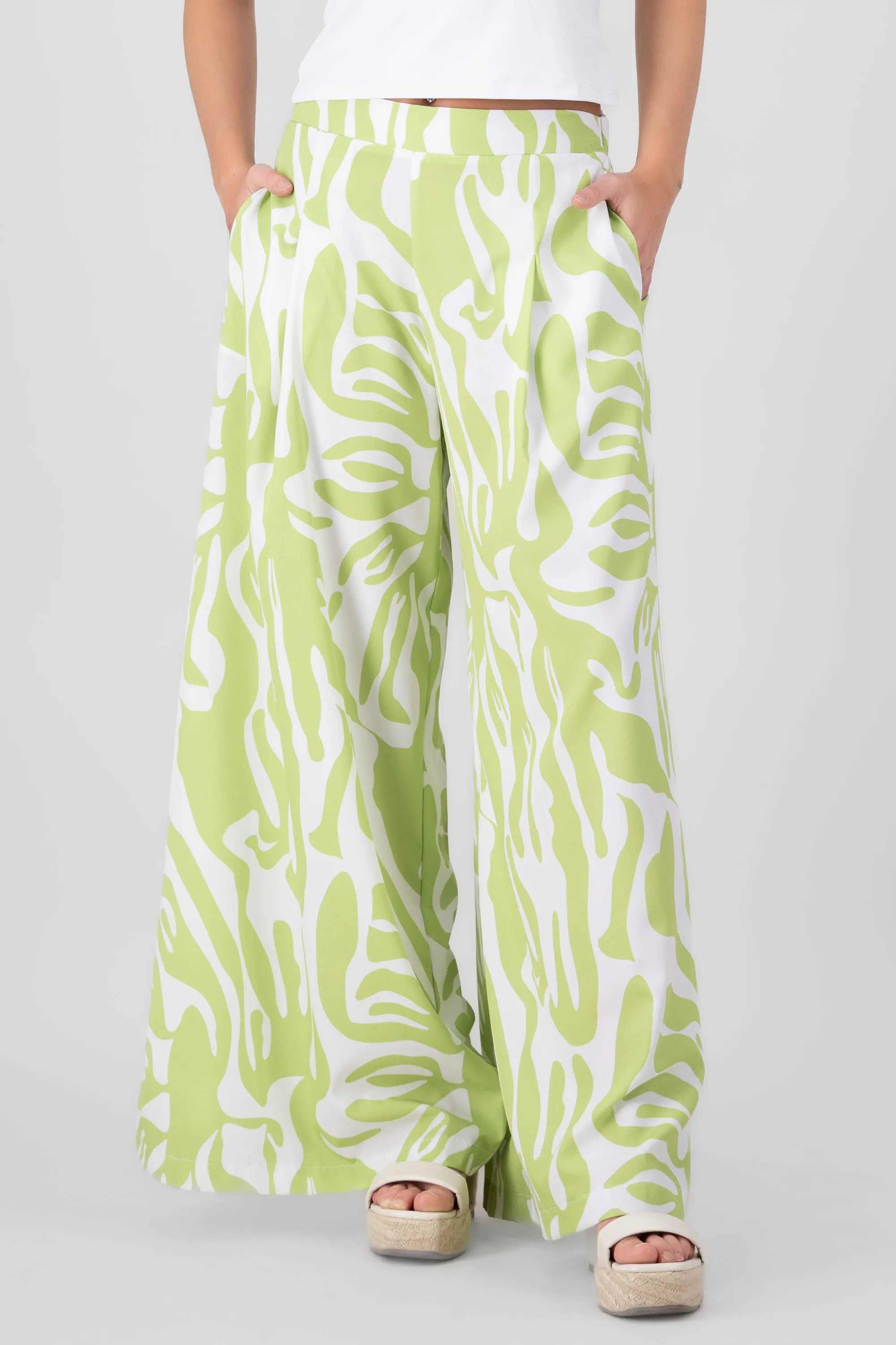 Pantalón super wide leg estampado sold by Shasa product image thumbnail 2