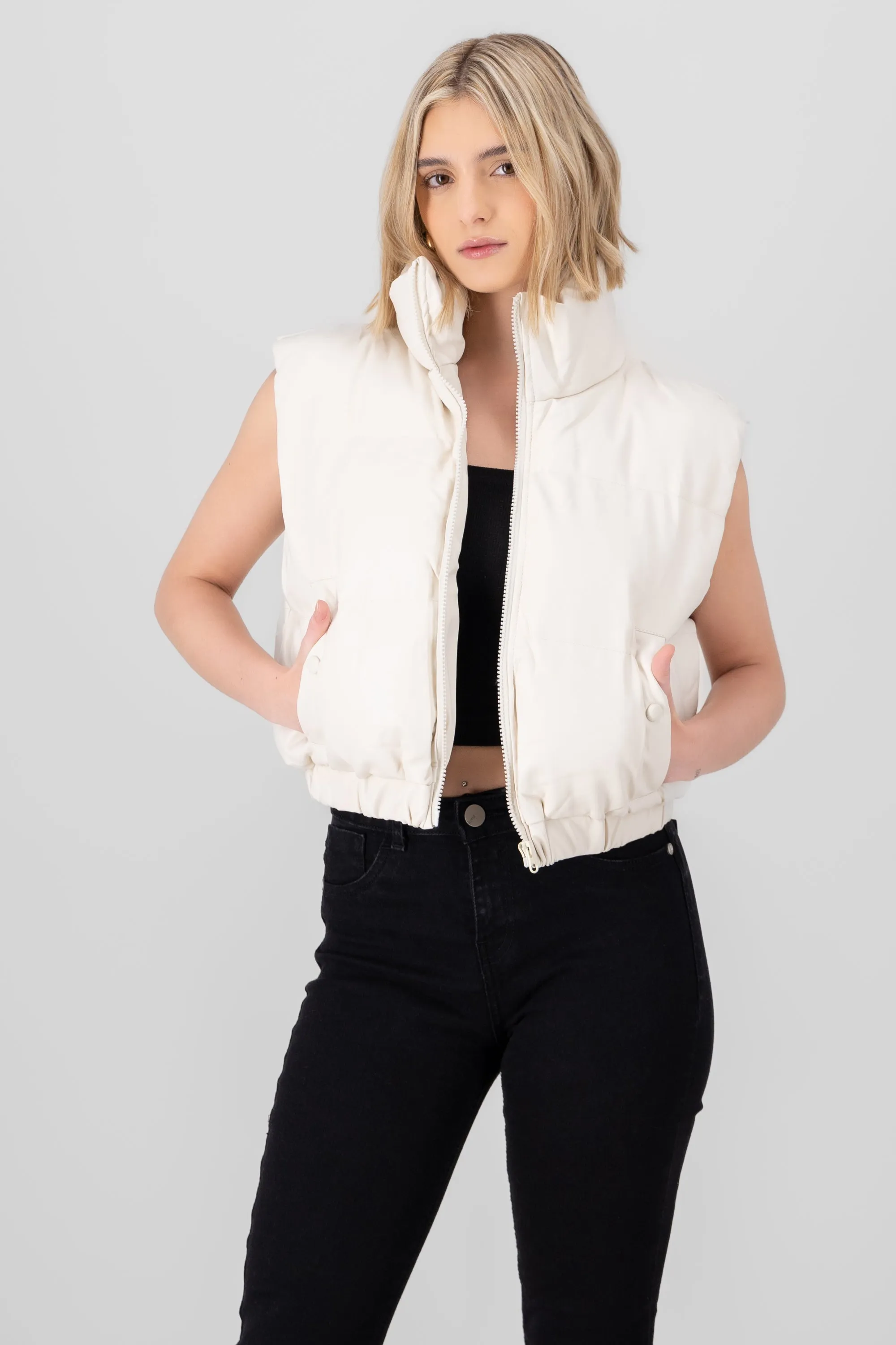 Chaleco corto tipo piel sold by Shasa product image thumbnail 2