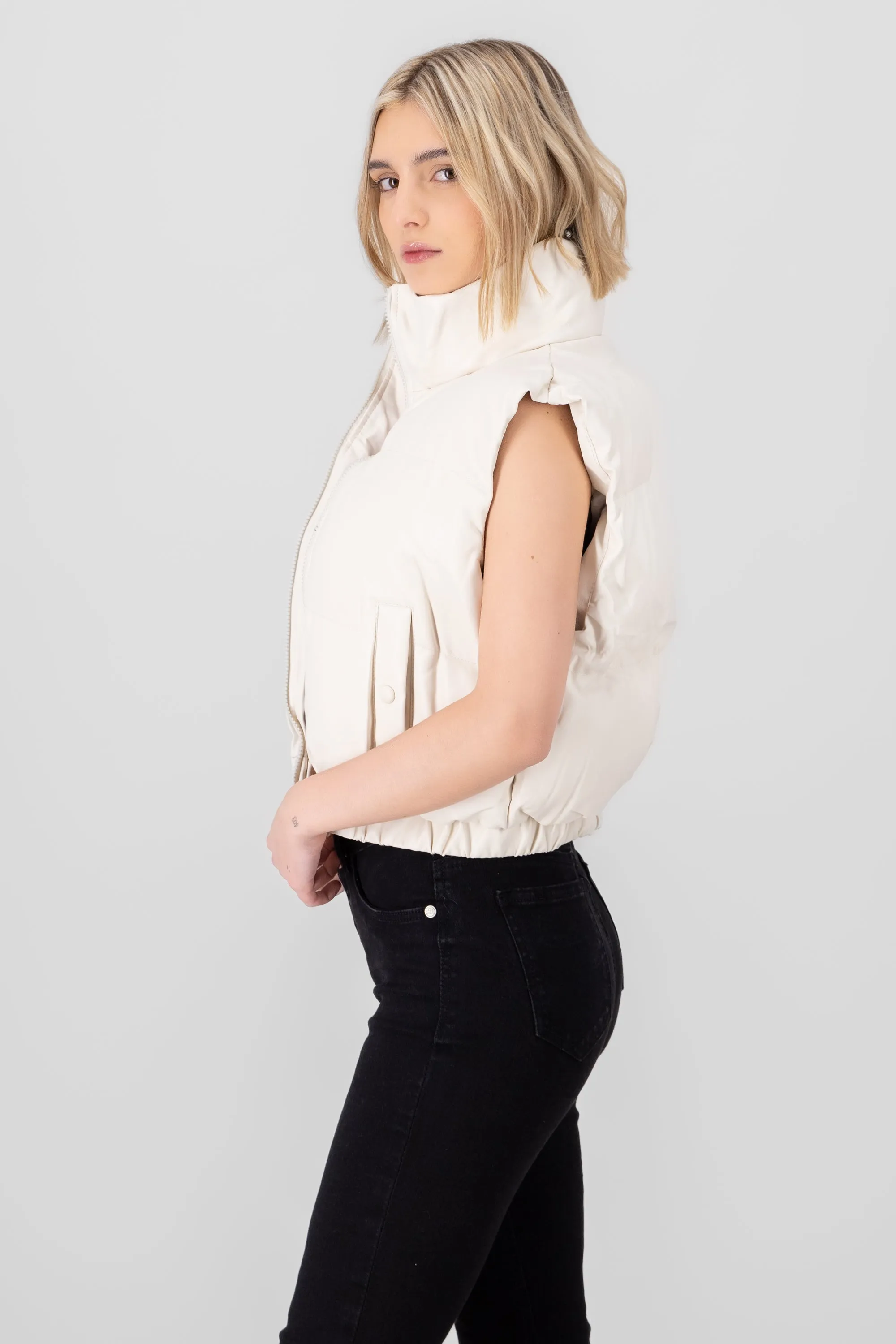 Chaleco corto tipo piel sold by Shasa product image thumbnail 3