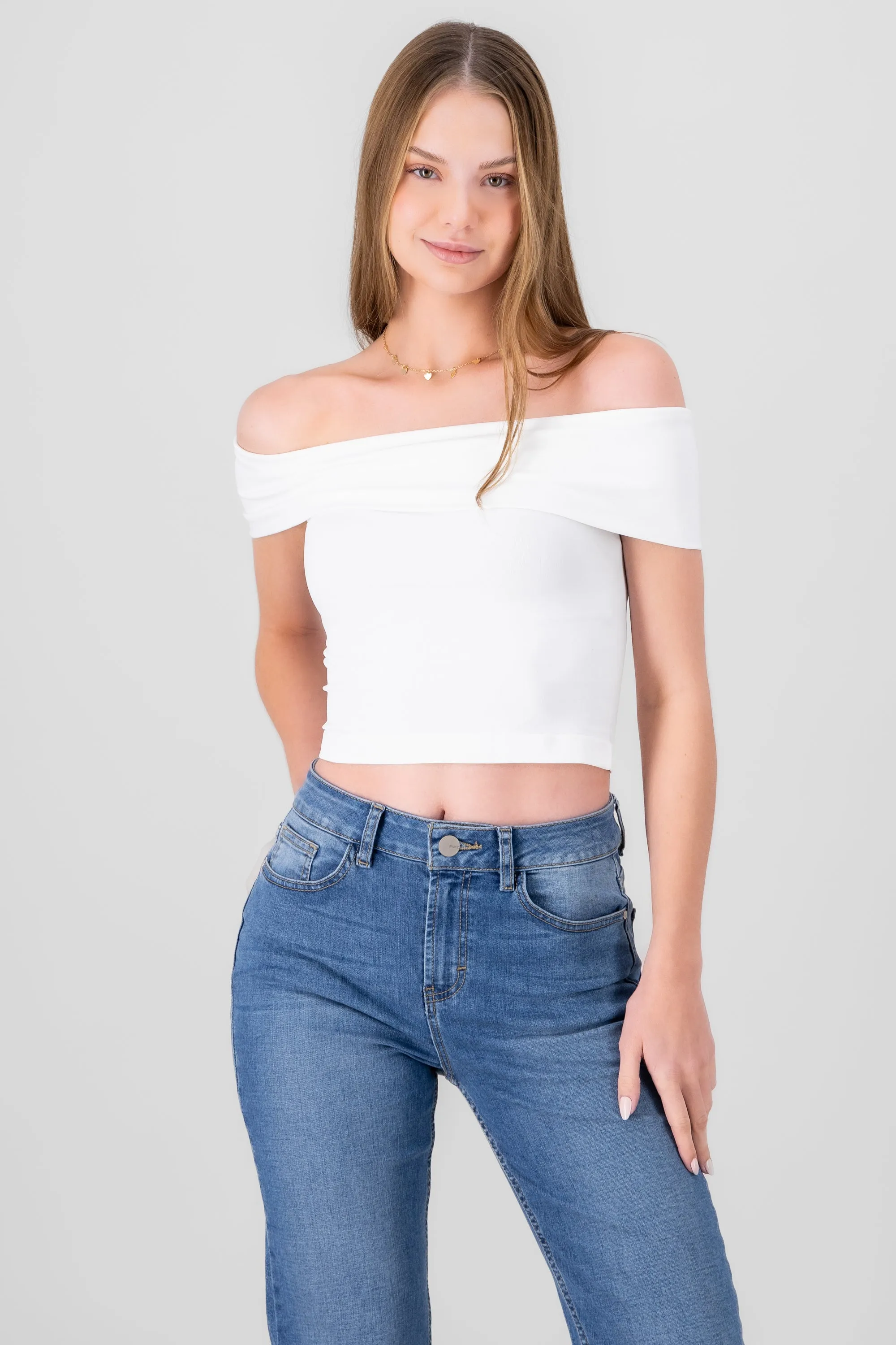 Top off shoulder sin mangas liso sold by Shasa