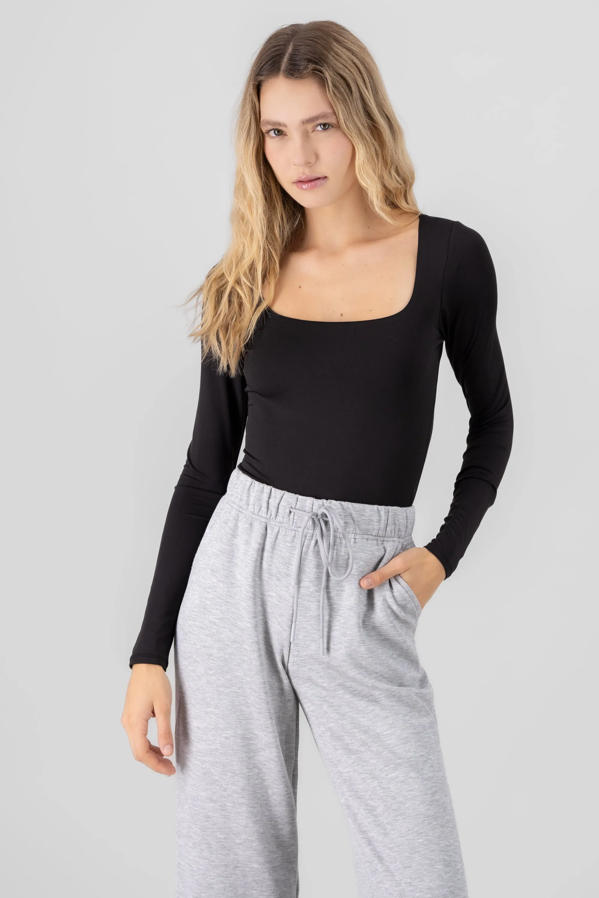 Top escote cuadrado doble tela manga larga sold by Shasa