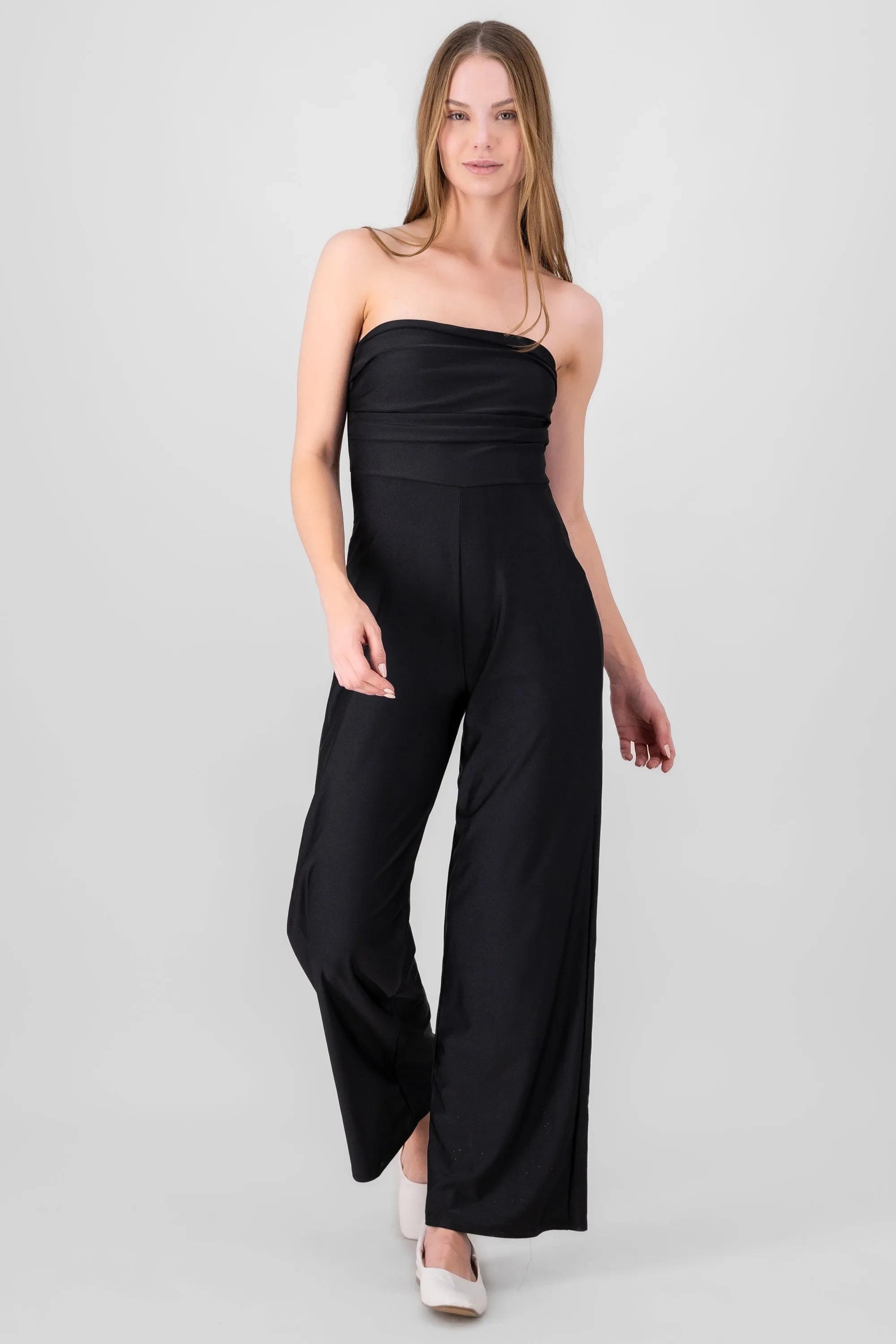 Jumpsuit strapless con detalle liso sold by Shasa