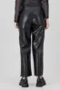 Pantalon recto efecto piel bolsillos sold by Shasa