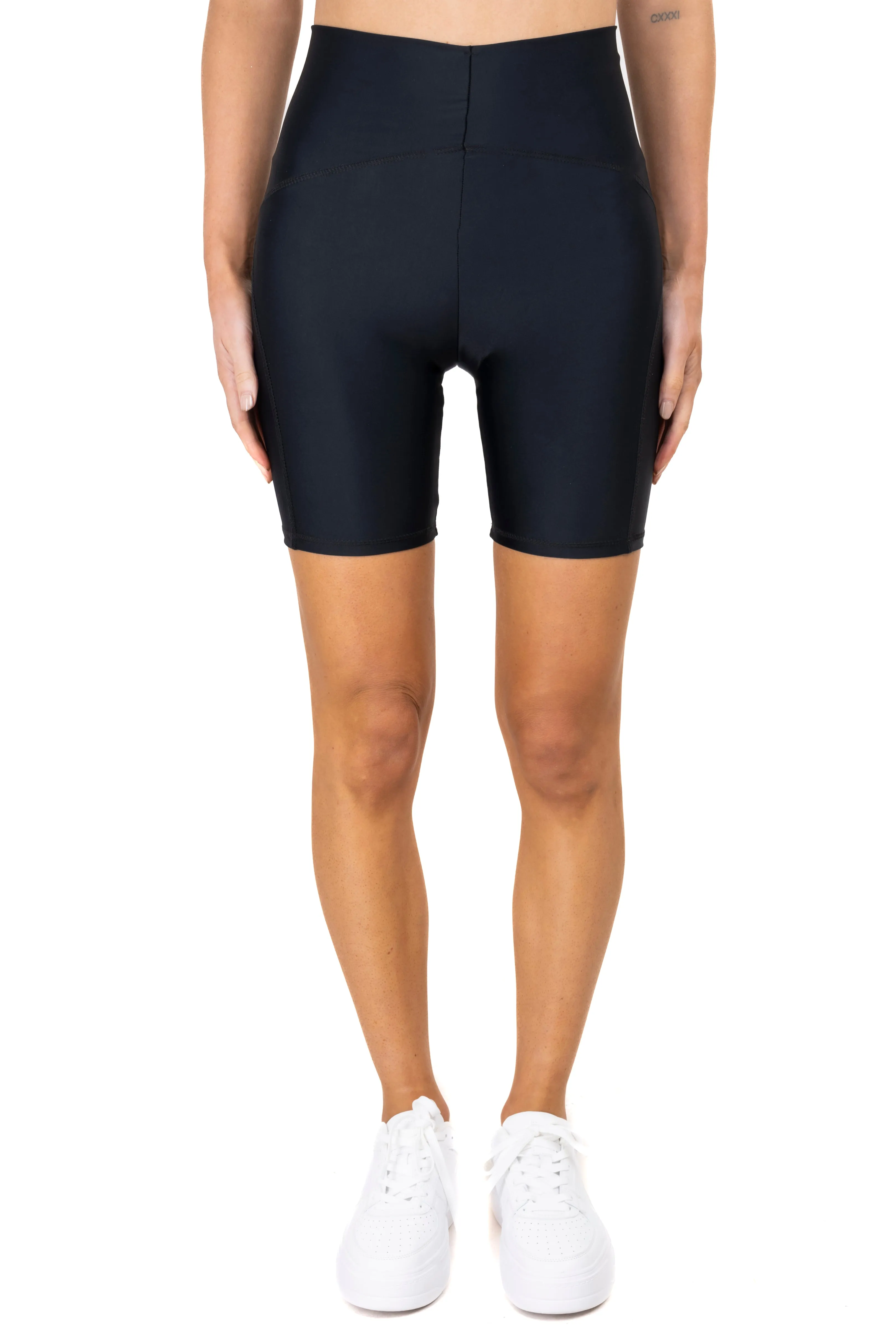 Bikers lisos con tecnologia sold by Shasa