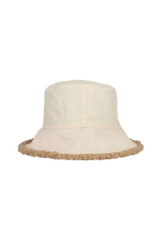 Bucket hat efecto piel sold by Shasa