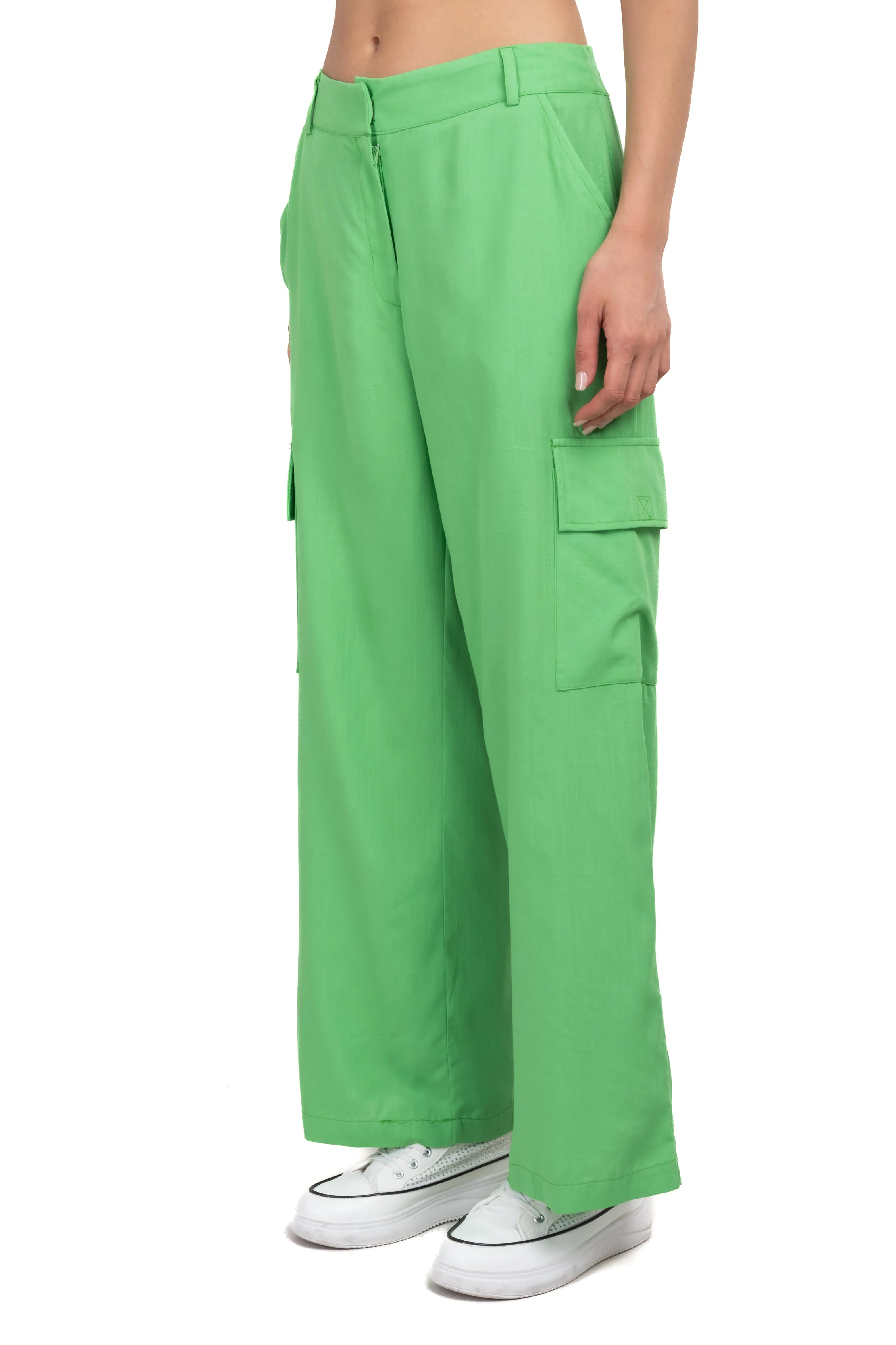 Pantalón amplio bolsos cargo sold by Shasa product image thumbnail 3