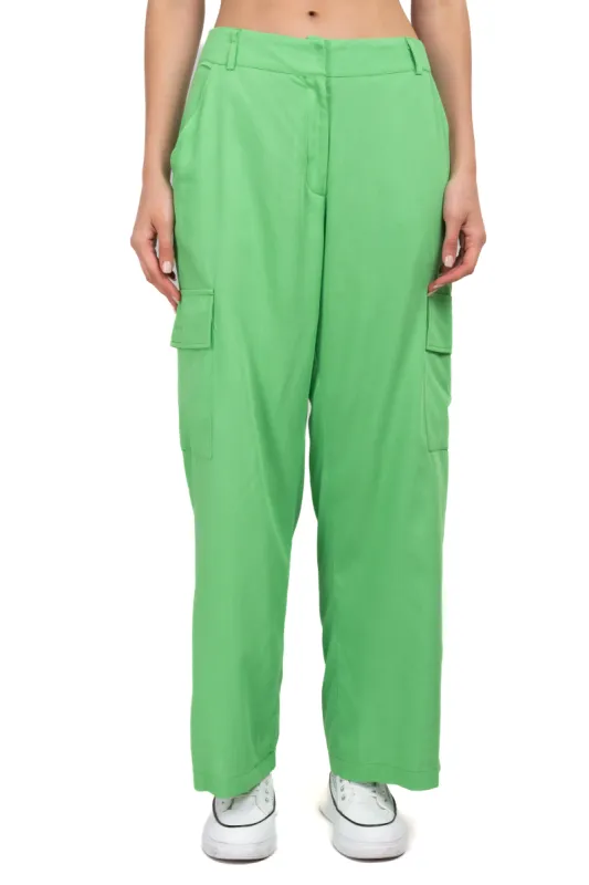 Pantalón amplio bolsos cargo sold by Shasa