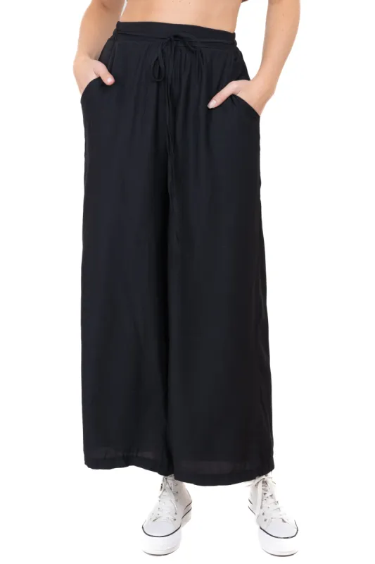 Pantalon liso flare sold by Shasa