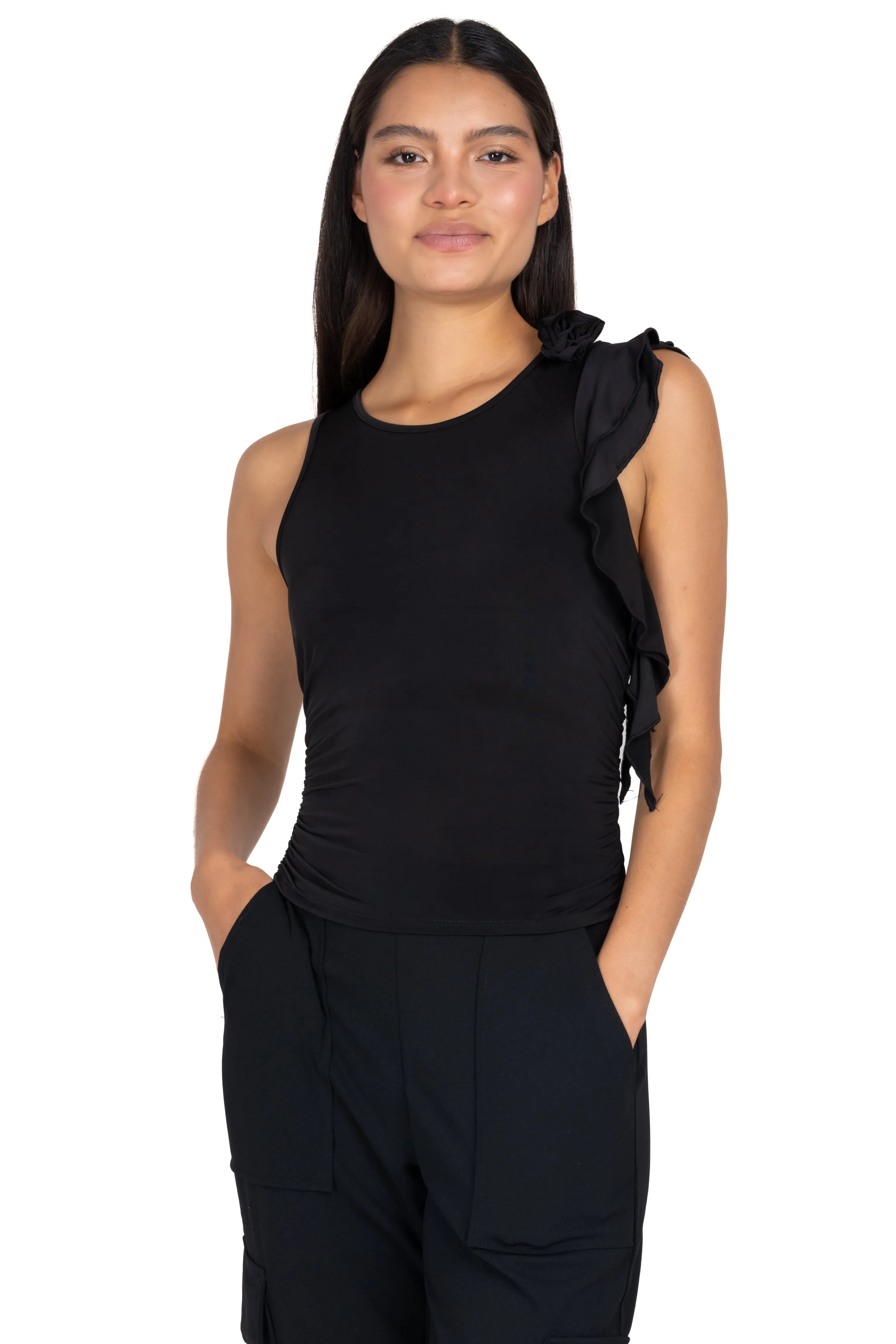 Top cuello redondo flor sold by Shasa