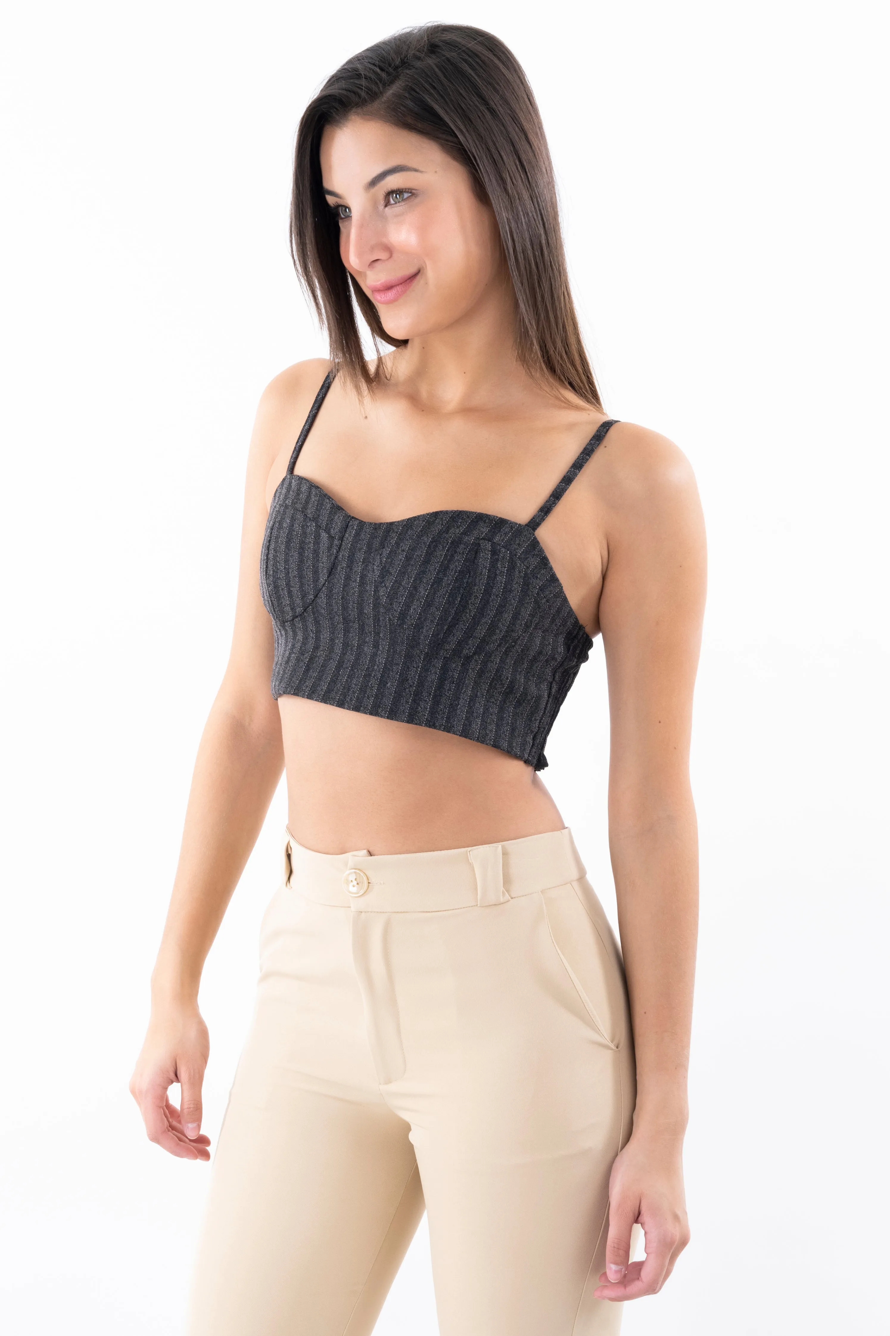 Top crop escote corazón copas sold by Shasa product image thumbnail 3