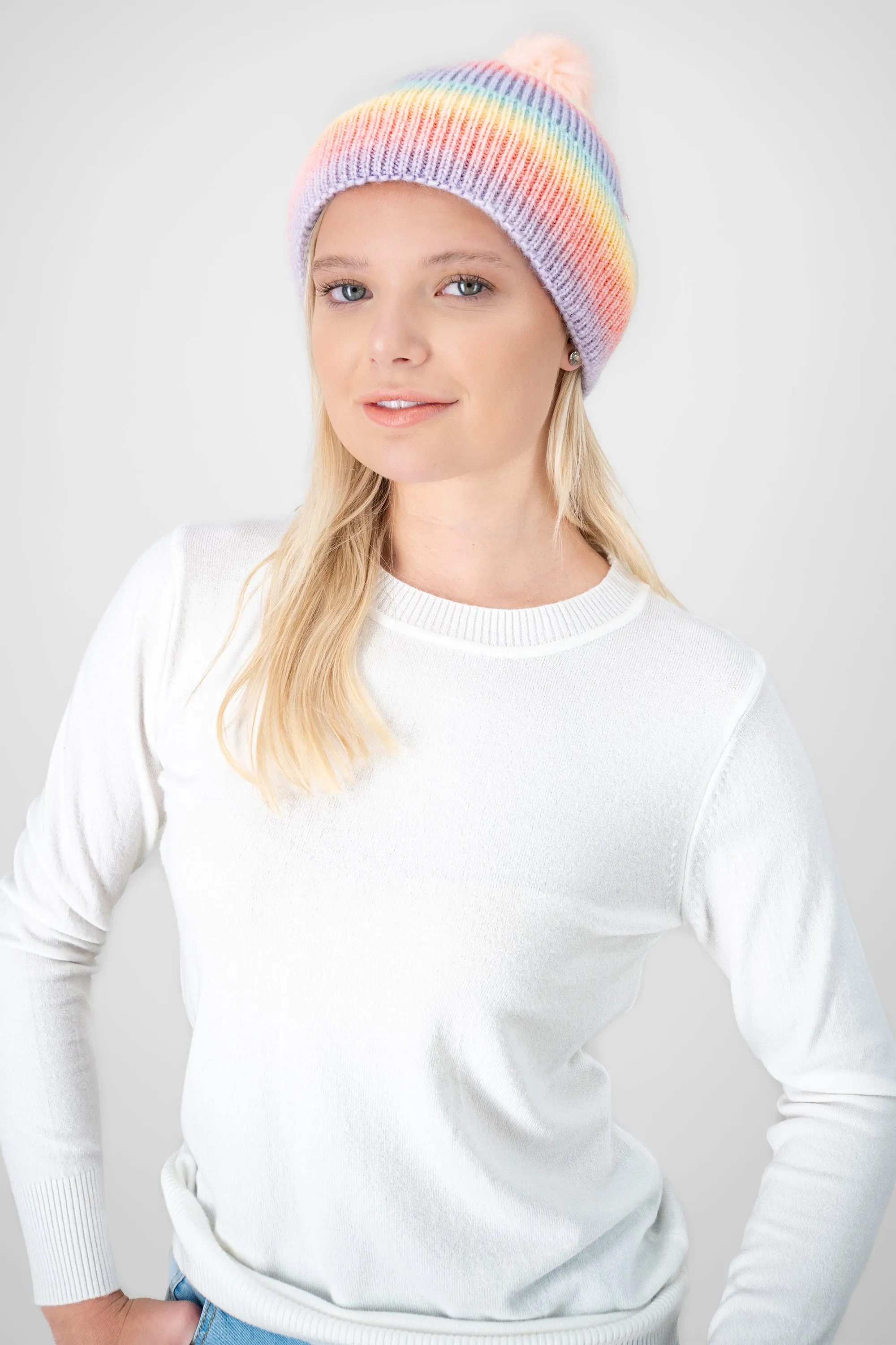 Gorro beanie pompón sold by Shasa product image thumbnail 2