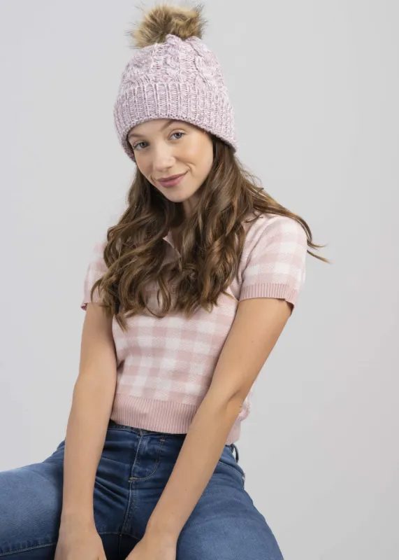 Gorro punto trenza pompón sold by Shasa