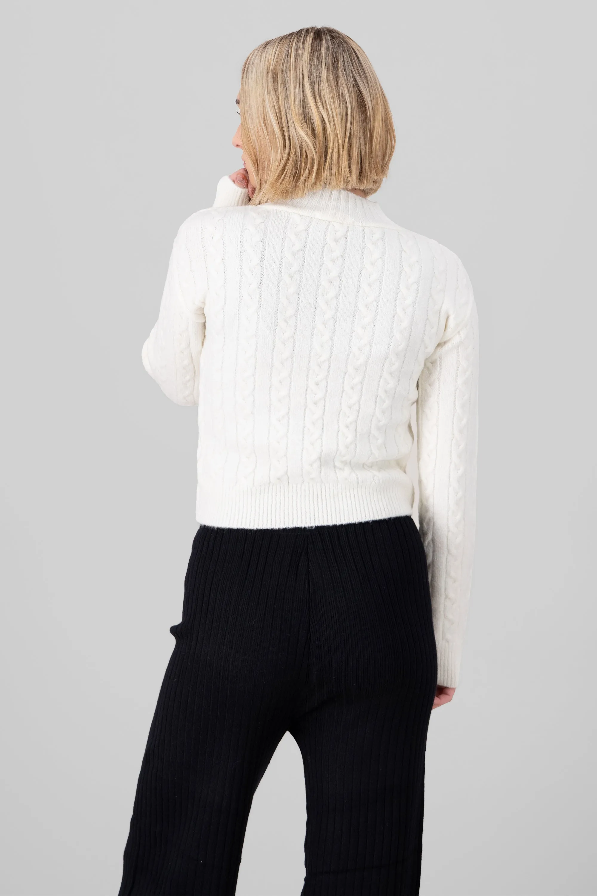 Suéter tejido cuello alto sold by Shasa product image thumbnail 4