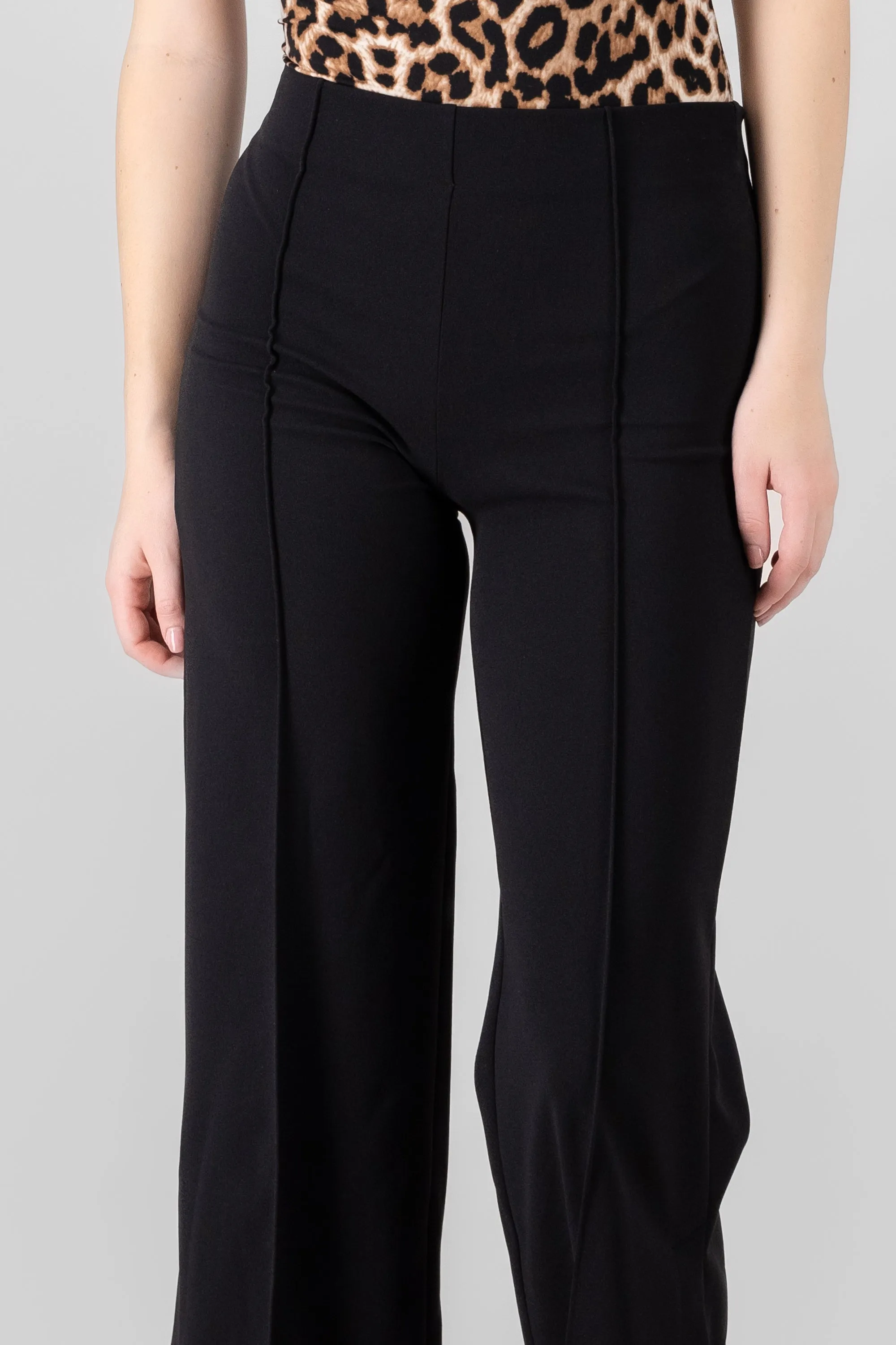 Pantalón Flared Costuras sold by Shasa product image thumbnail 5