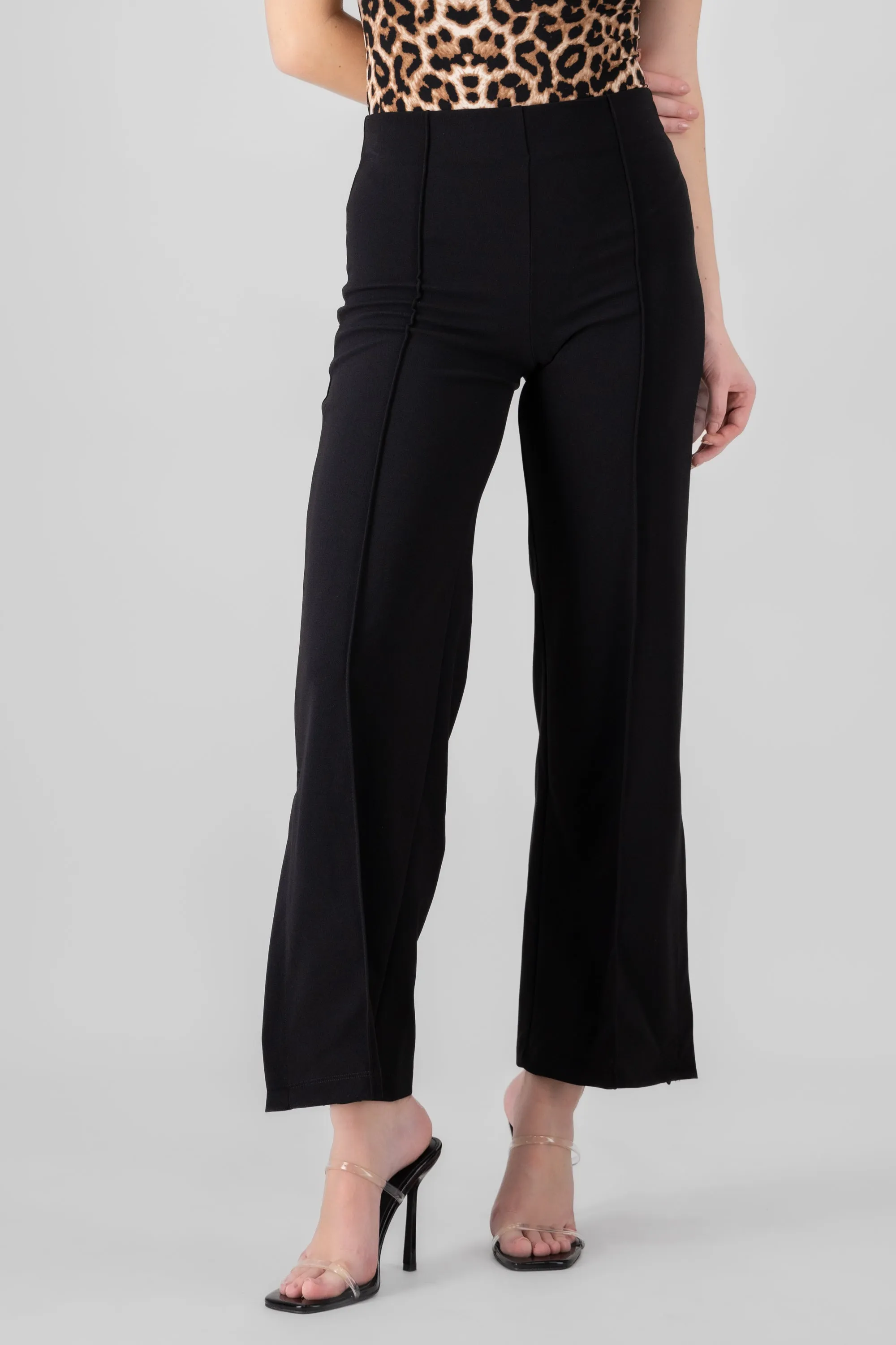 Pantalón Flared Costuras sold by Shasa product image thumbnail 2