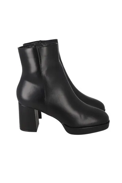 Botín Efecto Piel Tacón Ancho sold by Shasa