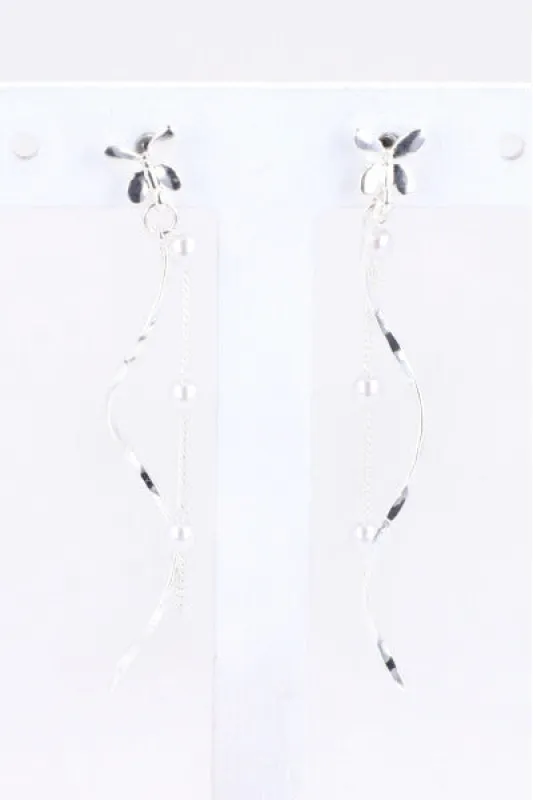 Set 2 Aretes Largos Mariposa sold by Shasa