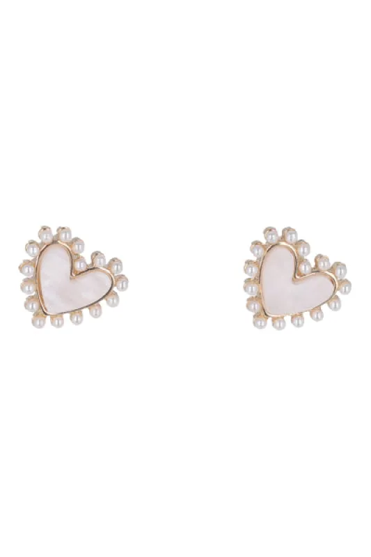 Aretes Studs Corazón Perlas sold by Shasa