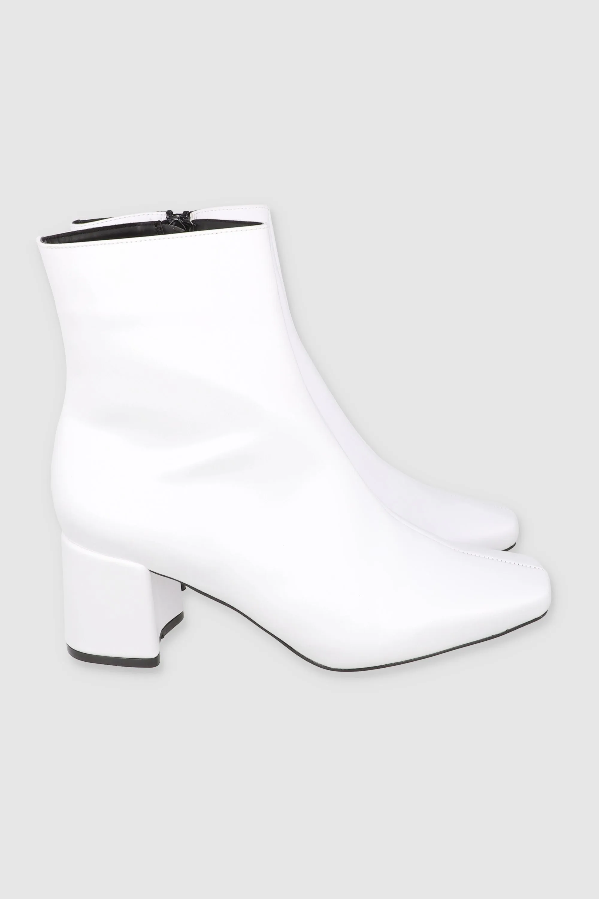 Botín clásico punta cuadrada sold by Shasa product image thumbnail 4