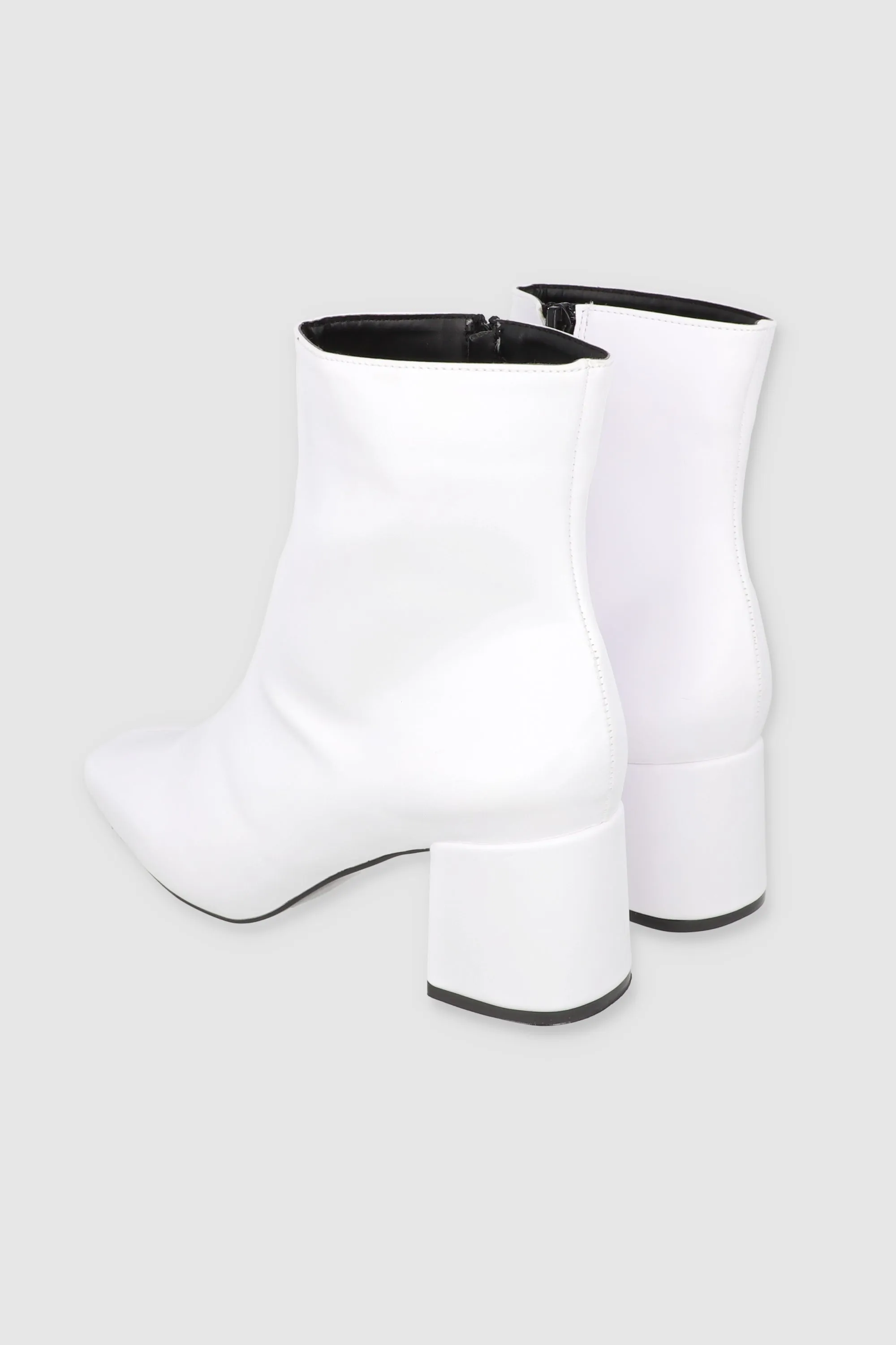 Botín clásico punta cuadrada sold by Shasa product image thumbnail 5