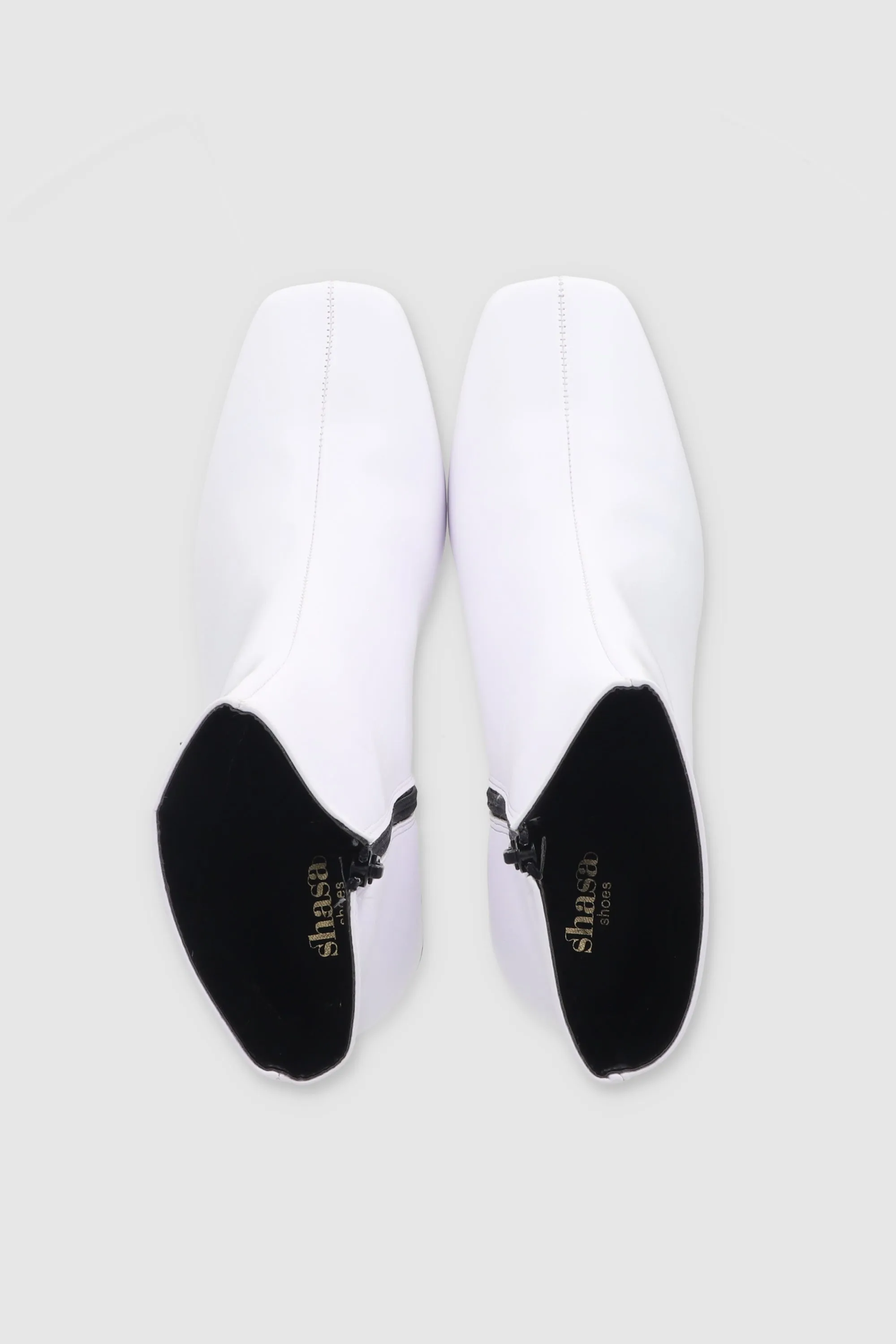 Botín clásico punta cuadrada sold by Shasa product image thumbnail 3