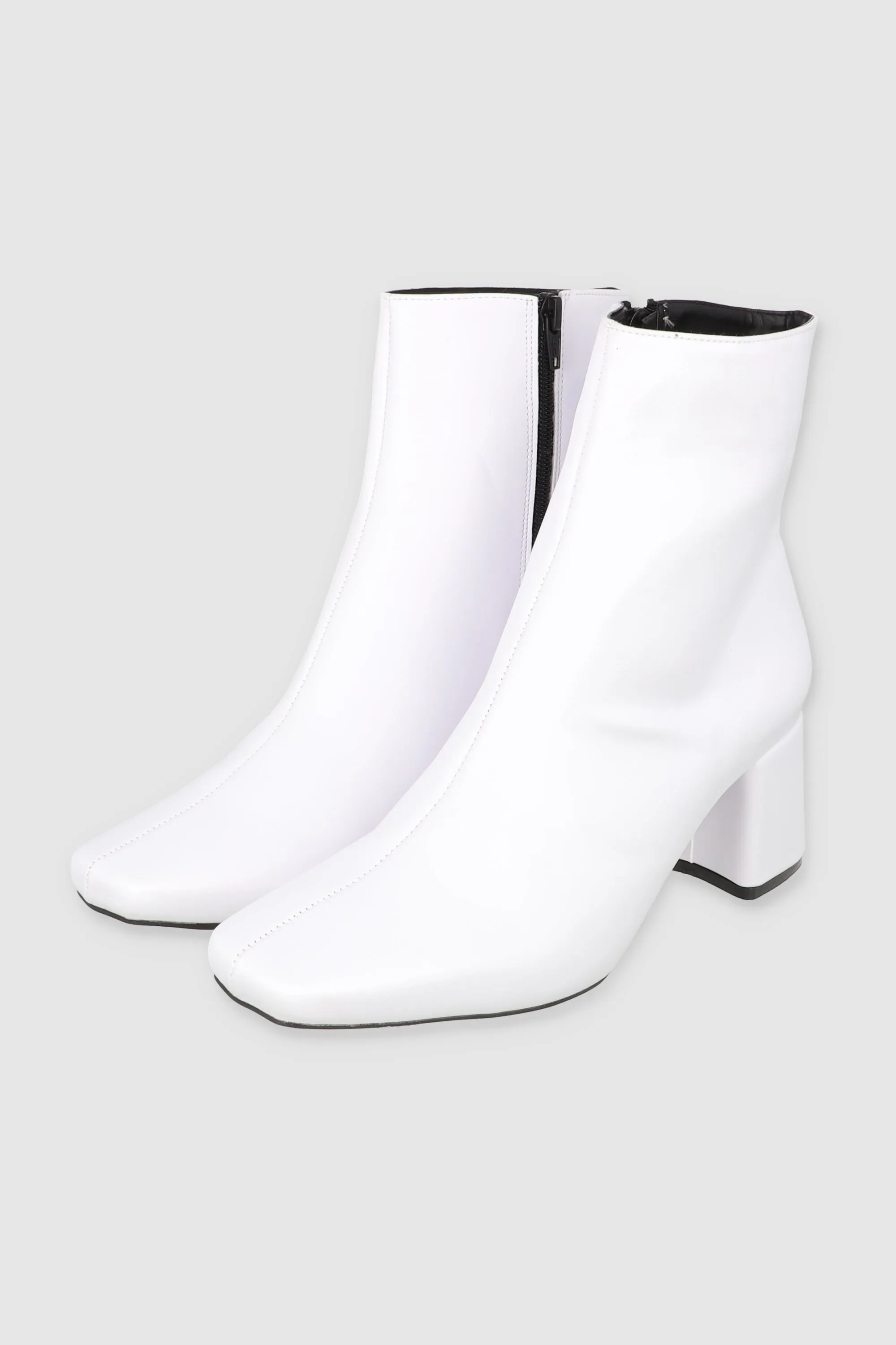 Botín clásico punta cuadrada sold by Shasa product image thumbnail 2