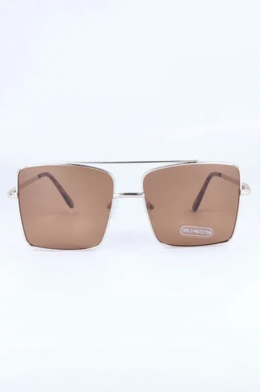 Lentes cuadrados tintados sold by Shasa