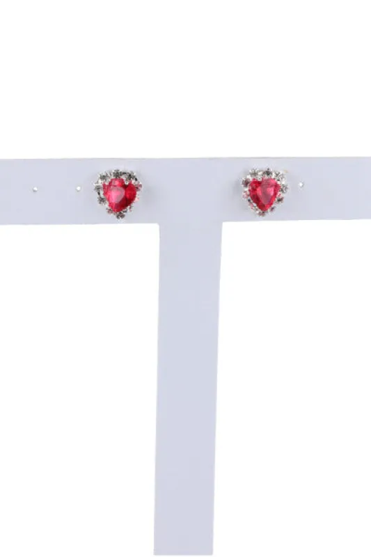 Aretes studs corazón sold by Shasa