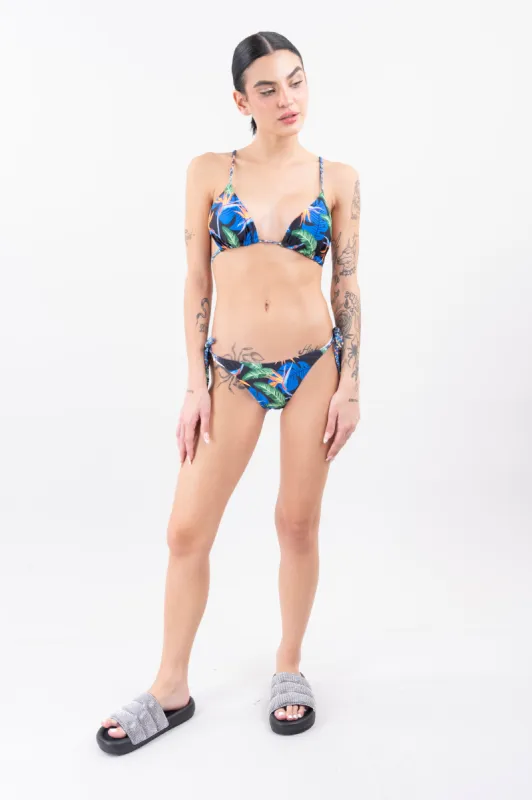 Bikini estampado tropical sold by Shasa