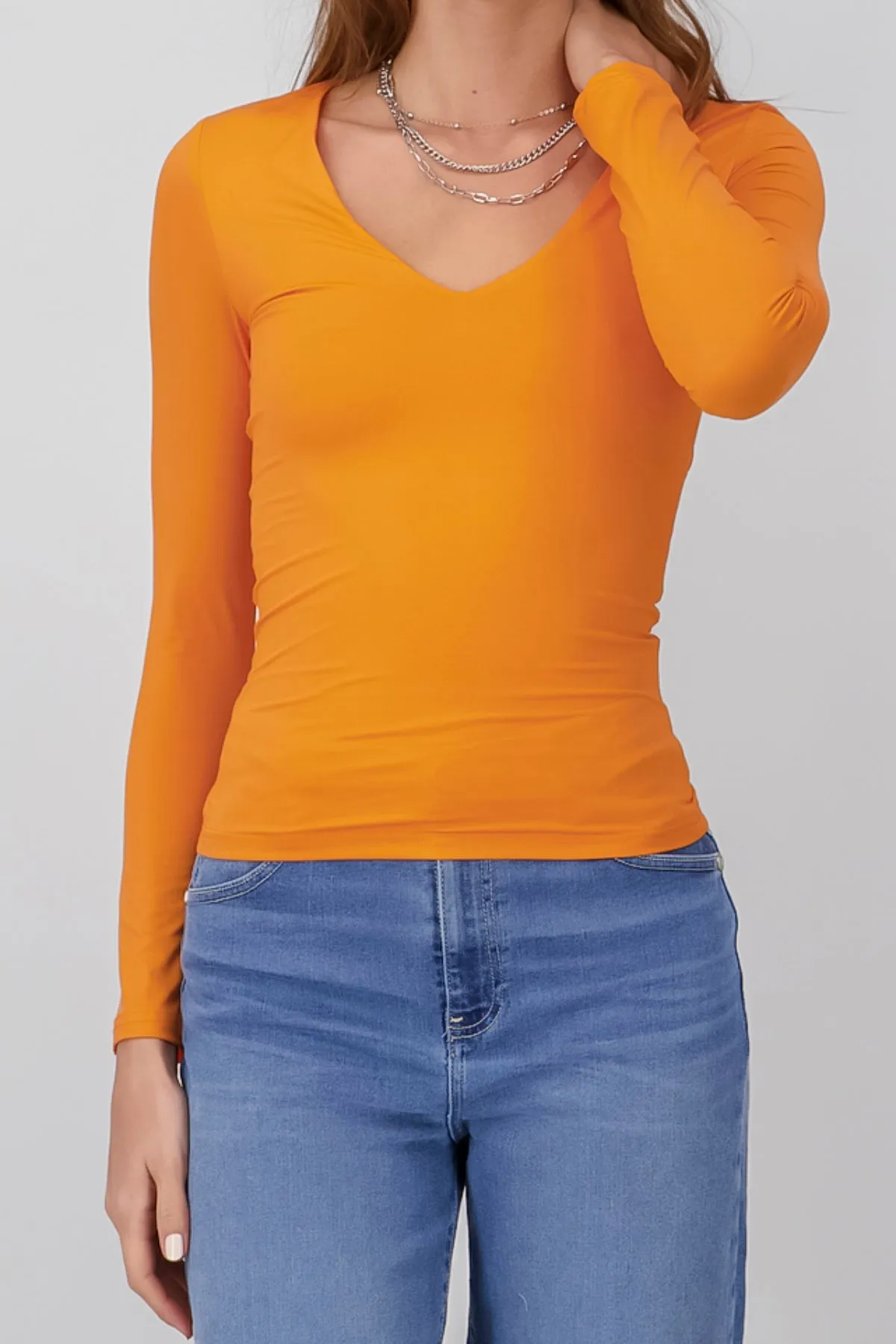 Top manga larga escote v sold by Shasa product image thumbnail 5