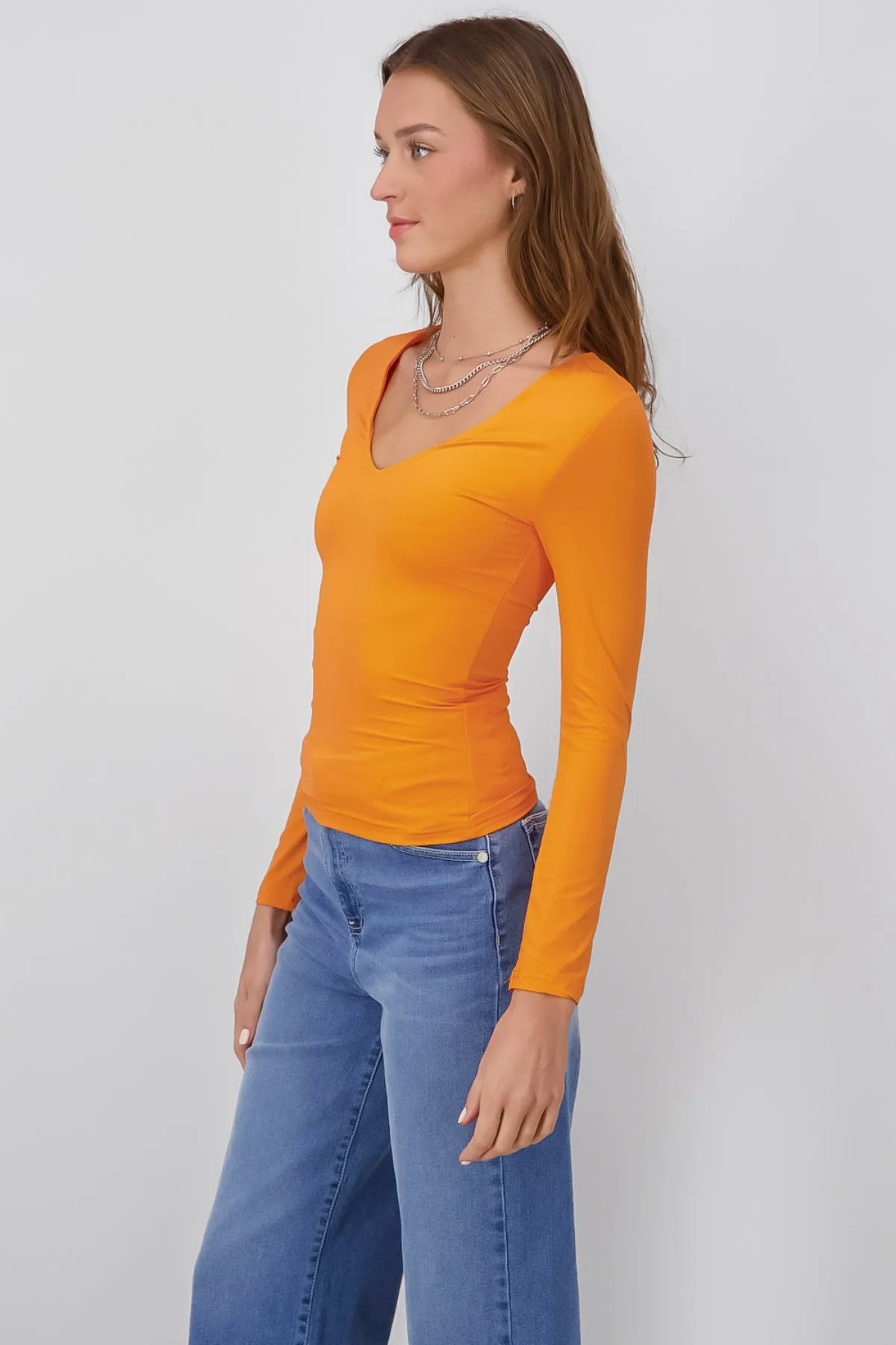 Top manga larga escote v sold by Shasa product image thumbnail 3