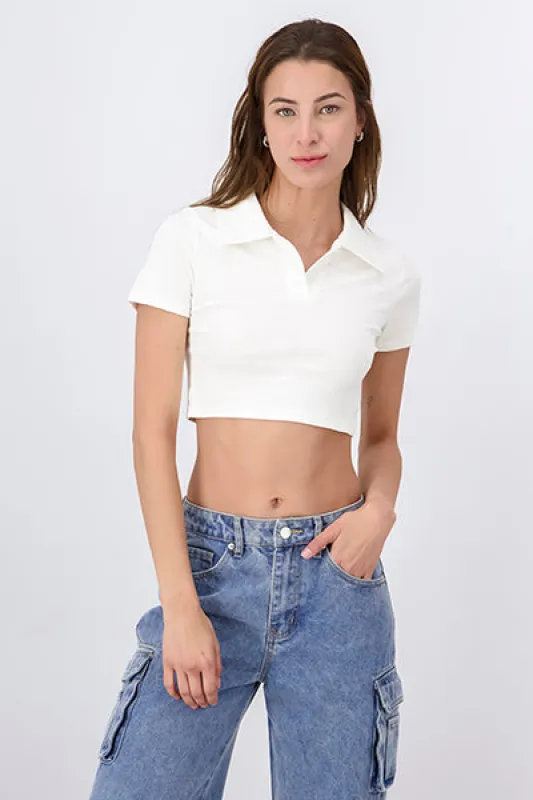 Top crop cuello polo liso sold by Shasa