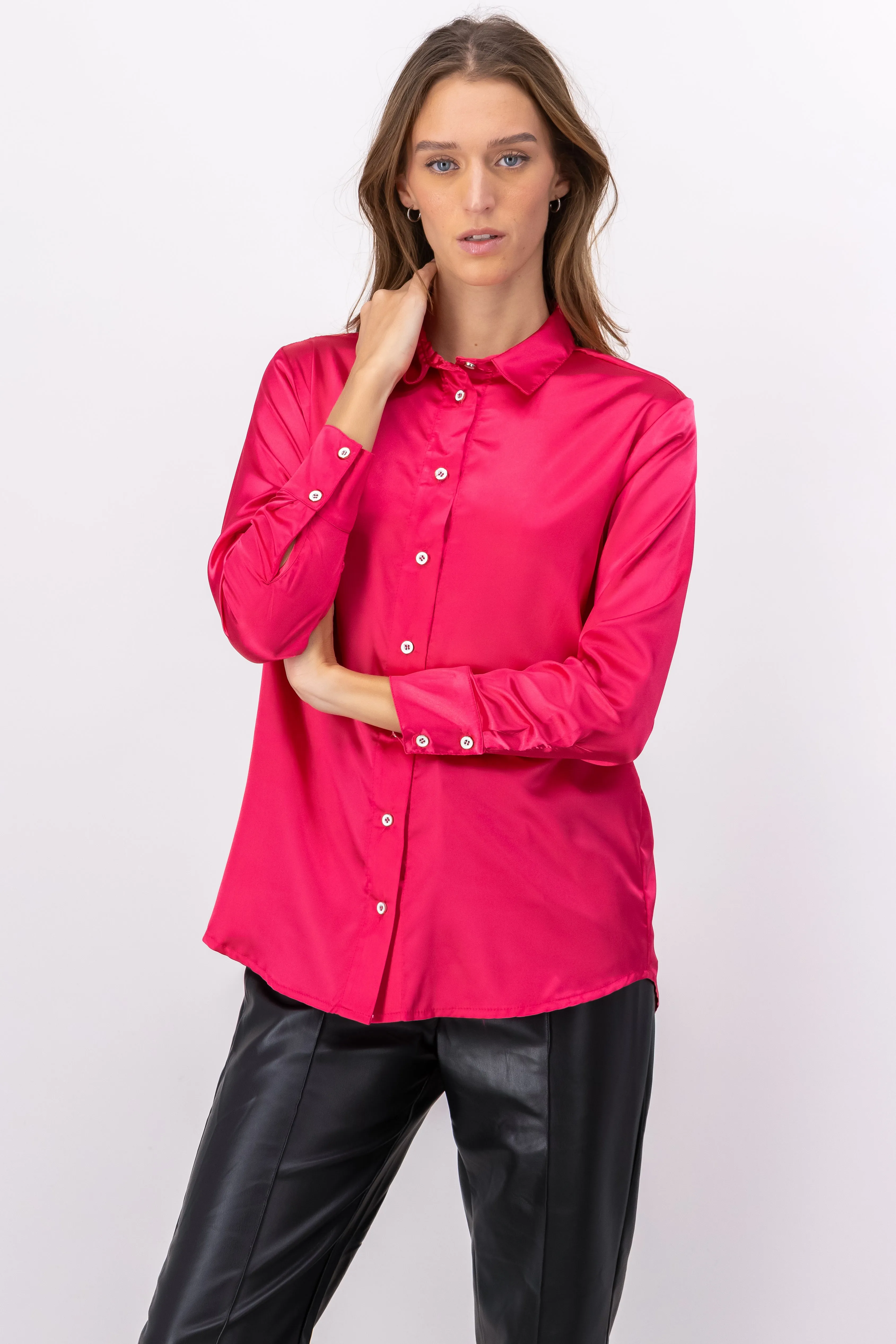 Camisa satinada sold by Shasa