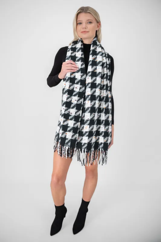 Bufanda tejida pata gallo sold by Shasa