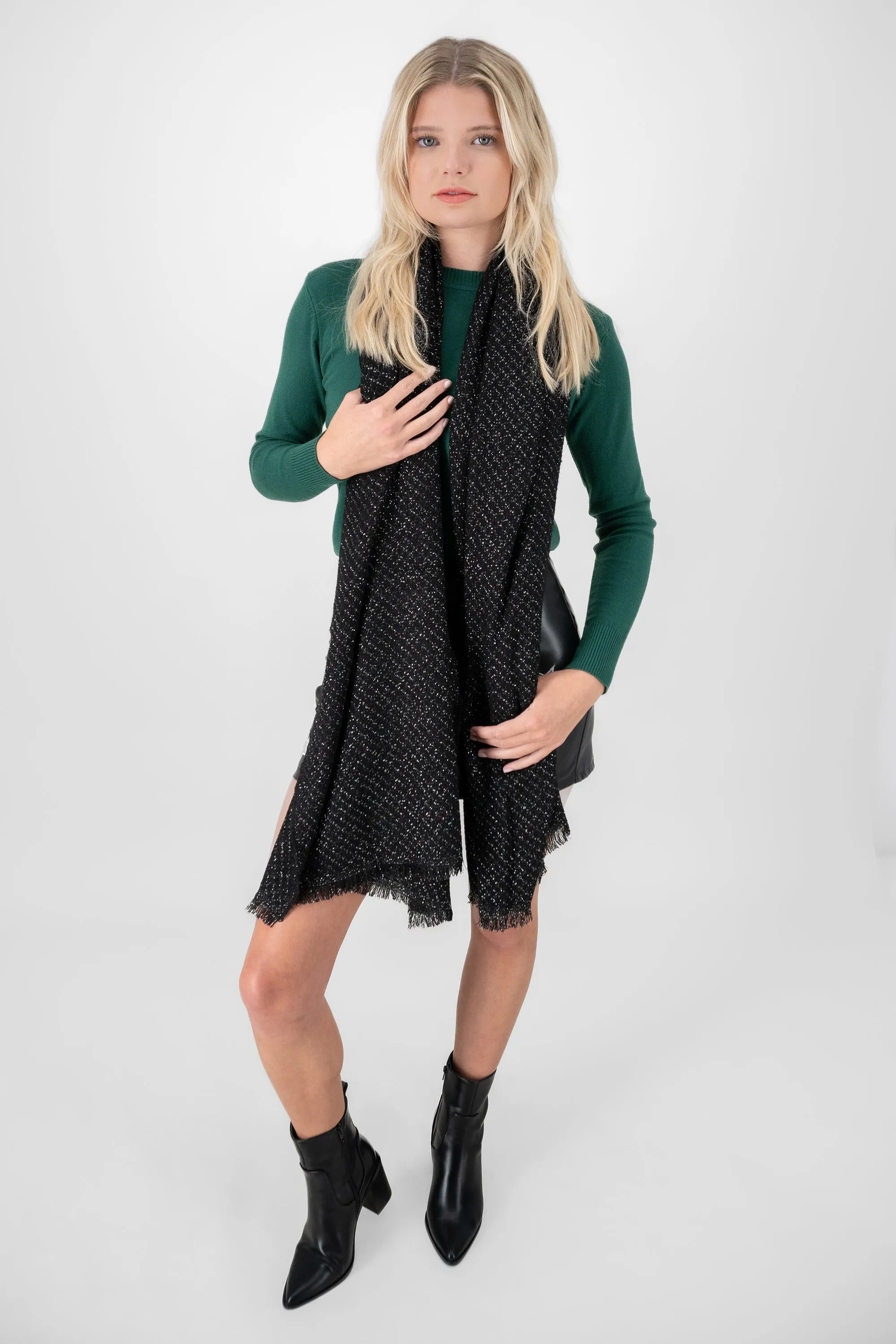 Bufanda detalle lurex sold by Shasa product image thumbnail 2