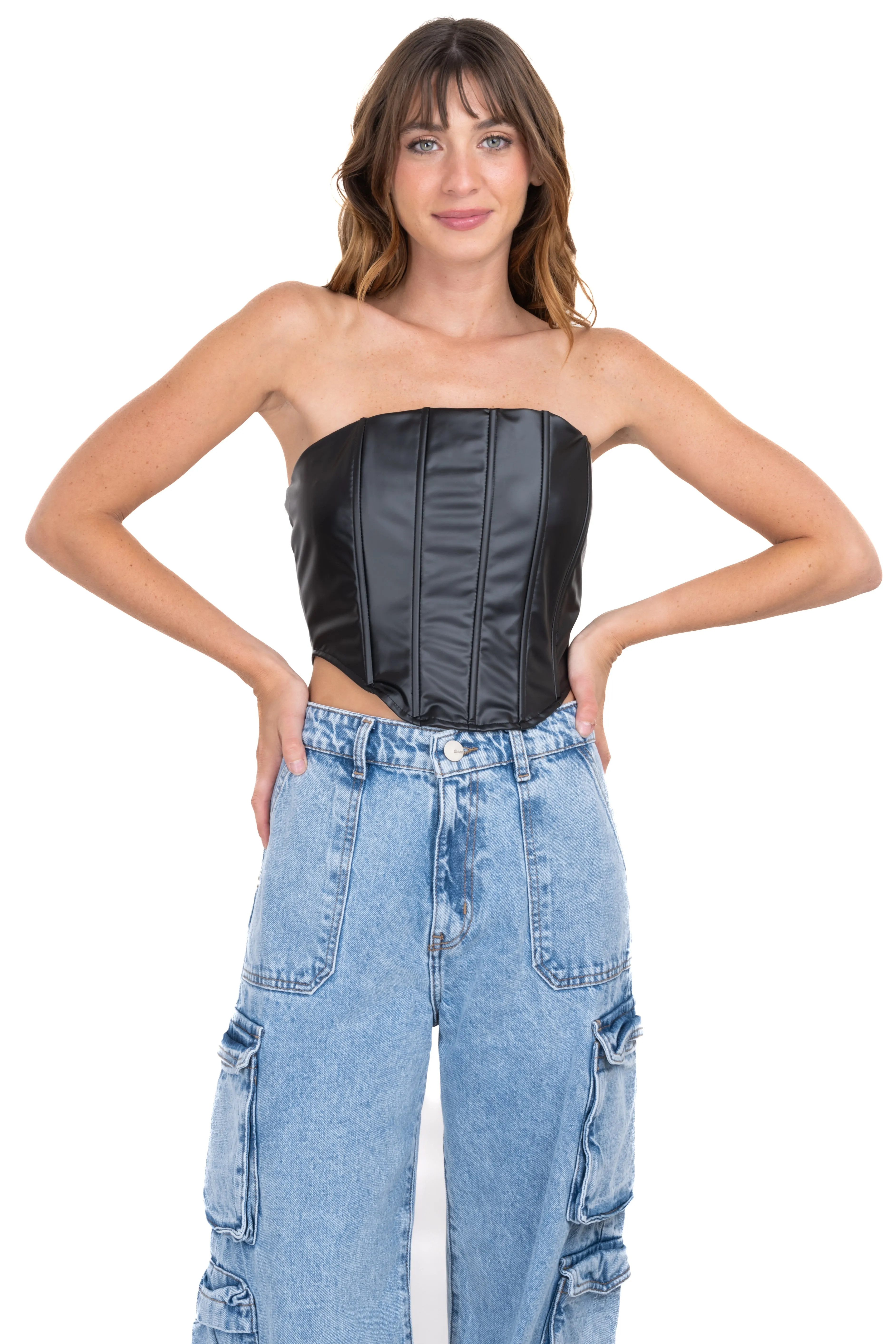 Corset strapless efecto piel sold by Shasa