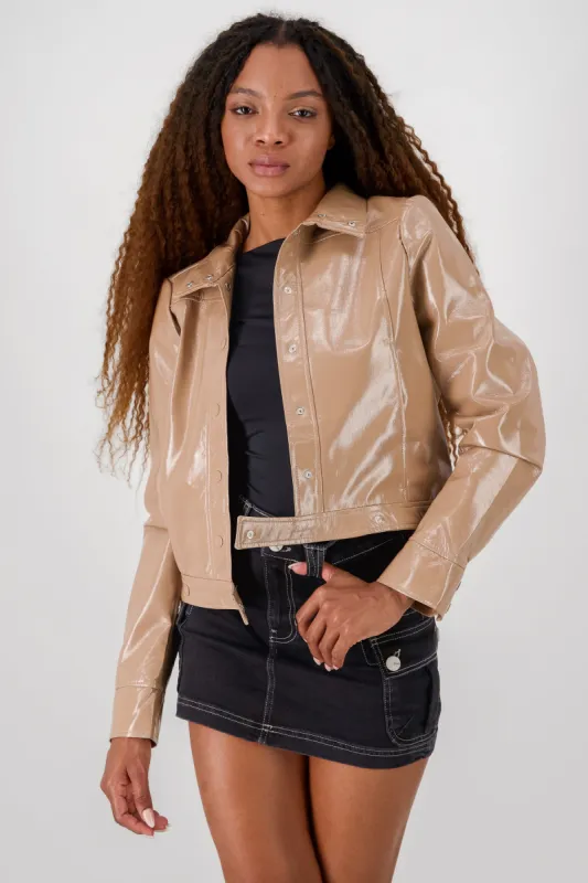 Chamarra crop wet pu sold by Shasa