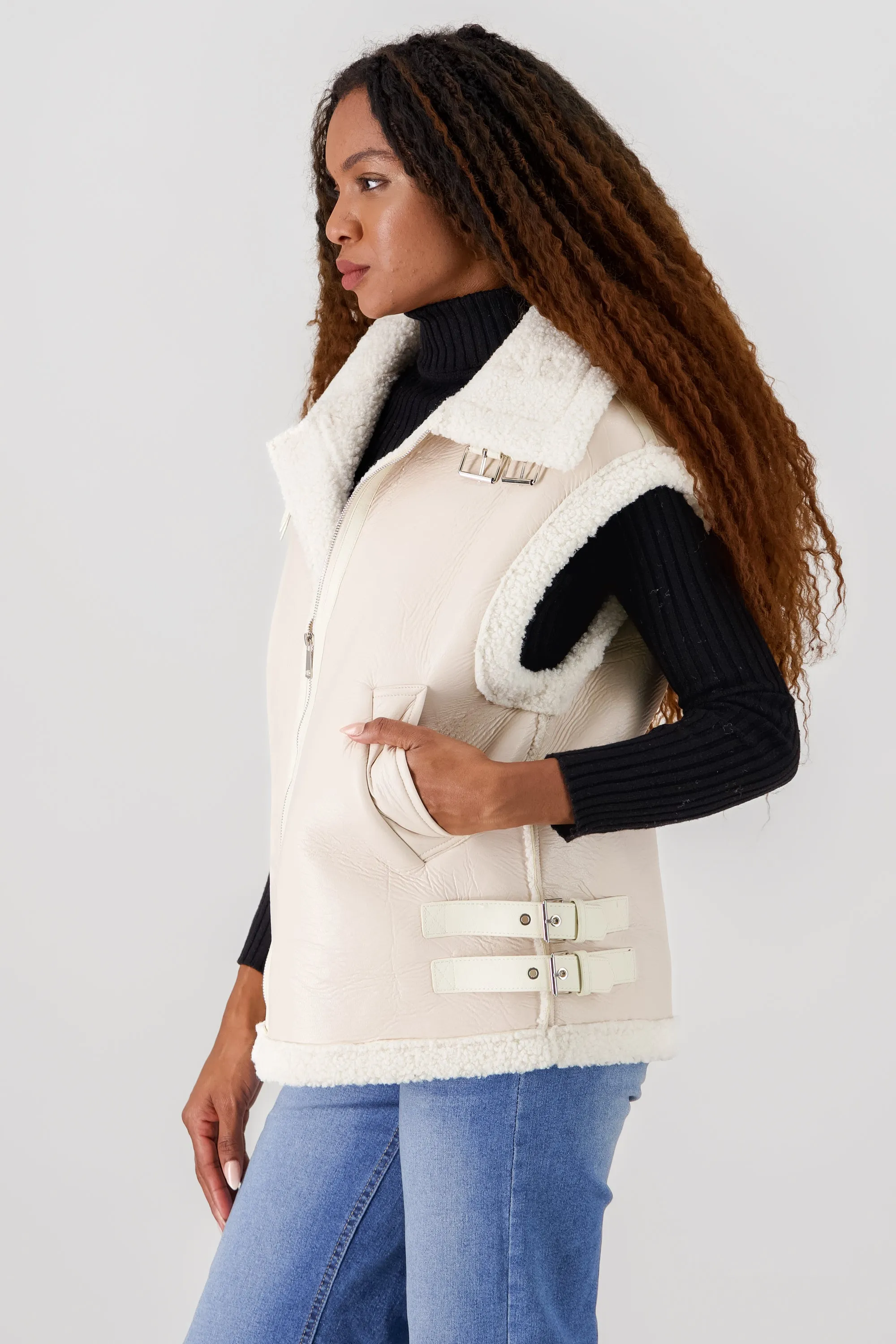 Chaleco pu borrego sold by Shasa product image thumbnail 3