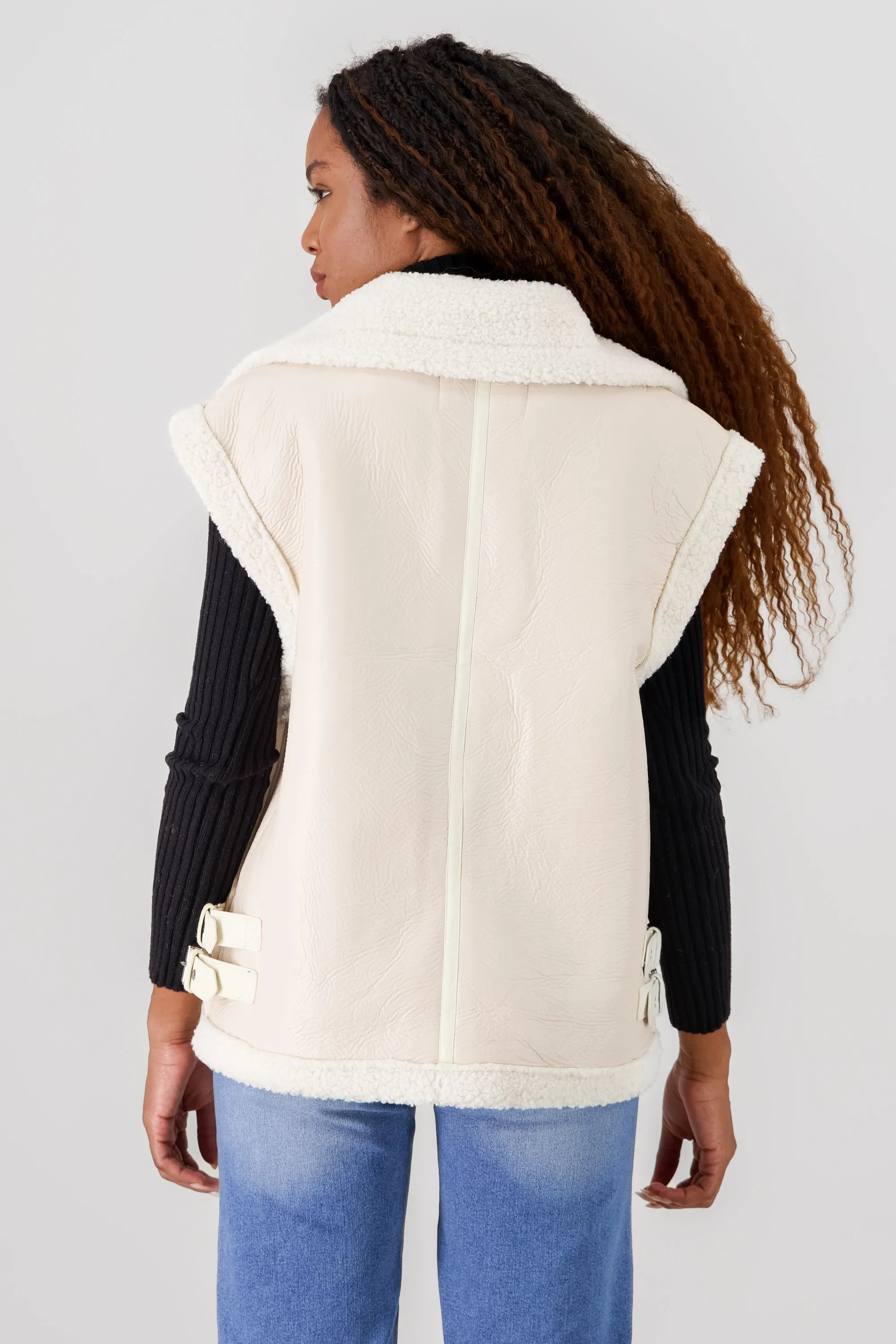 Chaleco pu borrego sold by Shasa product image thumbnail 4