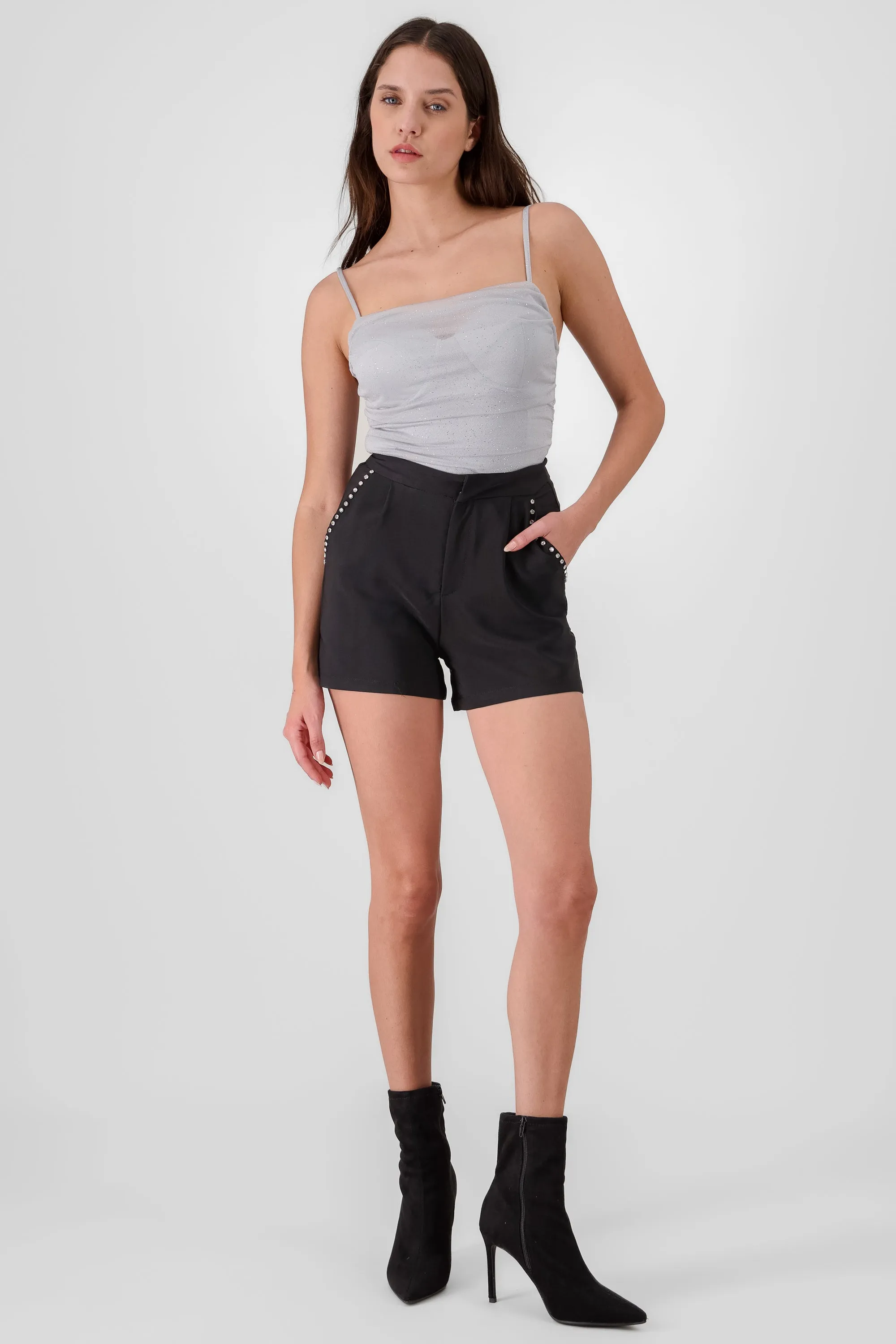 Short sastre detalle brillos sold by Shasa