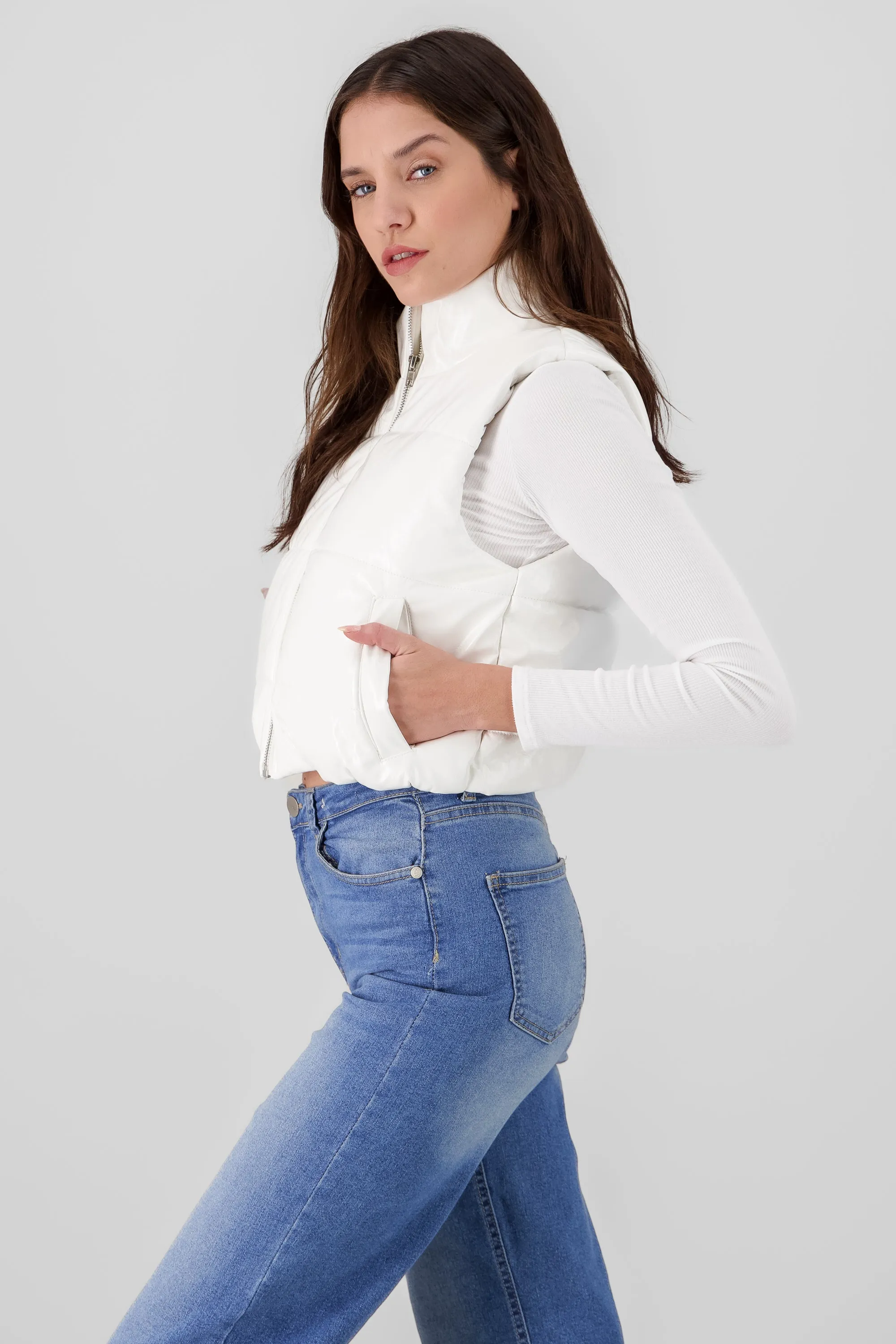 Chaleco capitonado pu brilloso sold by Shasa product image thumbnail 3