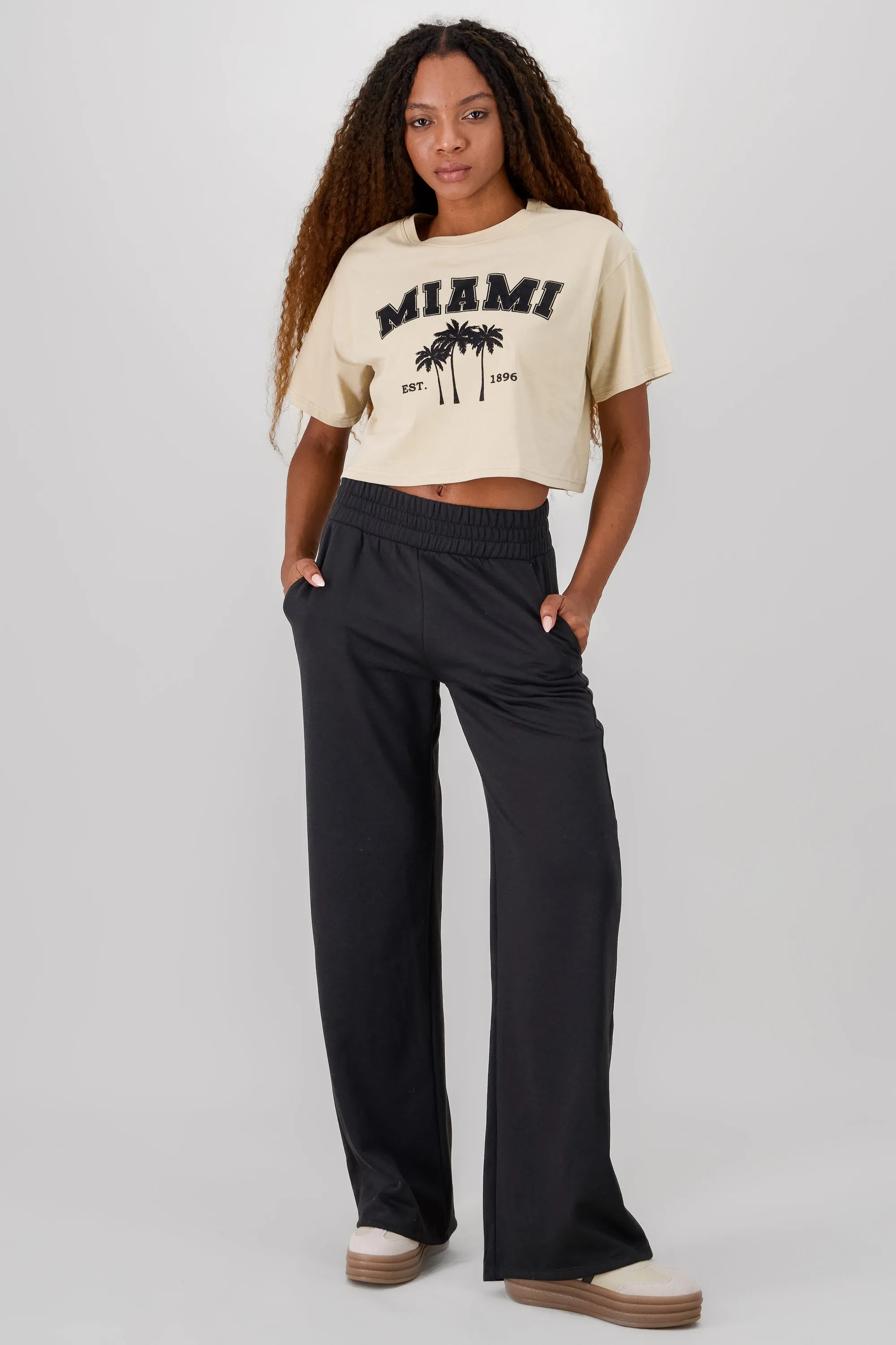 Pants wide leg sold by Shasa