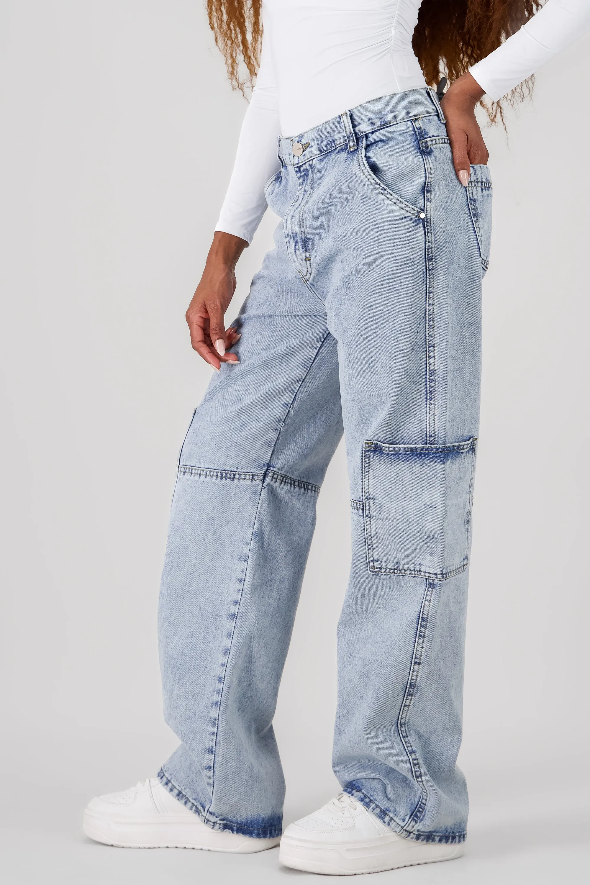 Jeans cargo con corte 2 bolsas sold by Shasa product image thumbnail 3