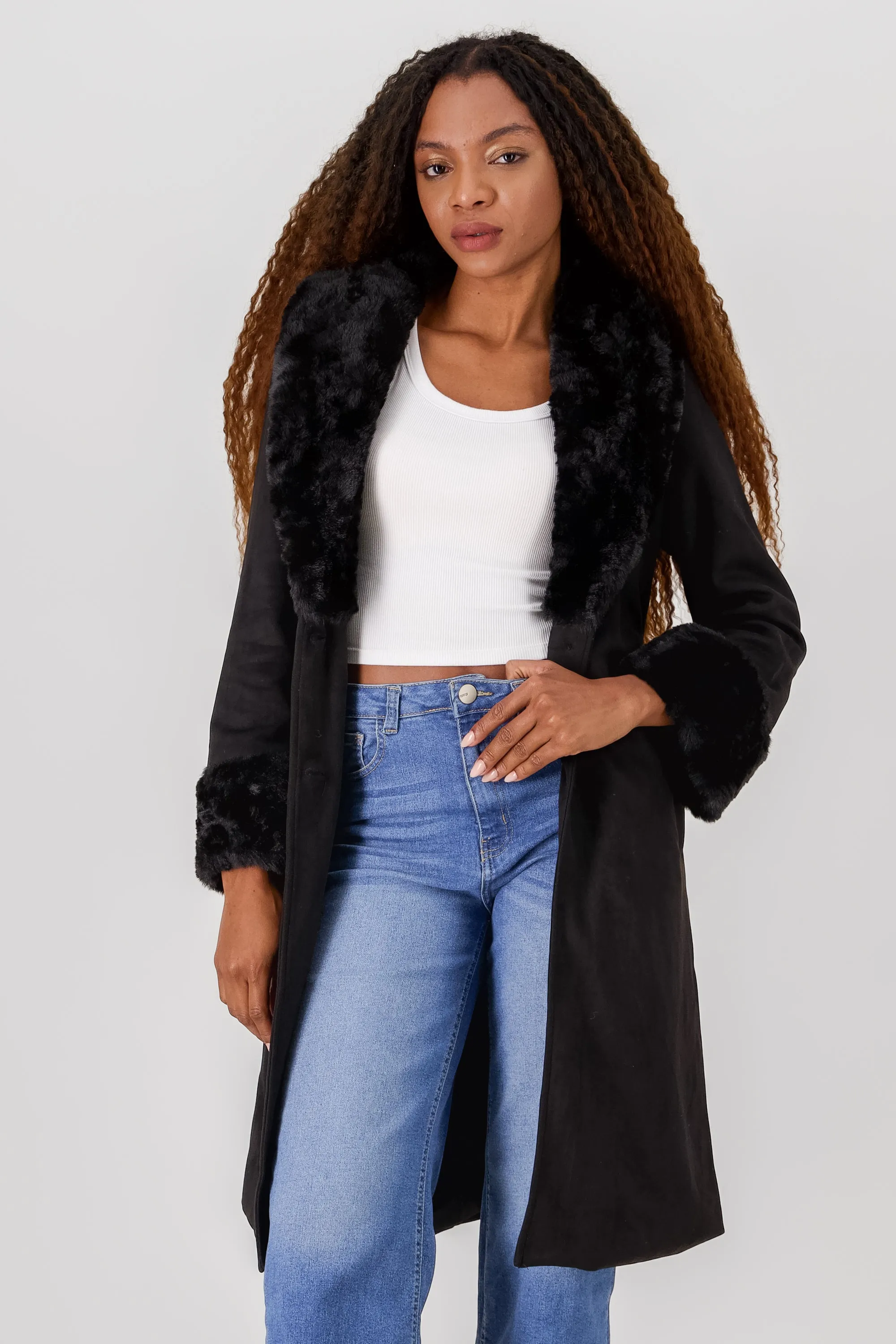 Abrigo peluche mangas cuello sold by Shasa