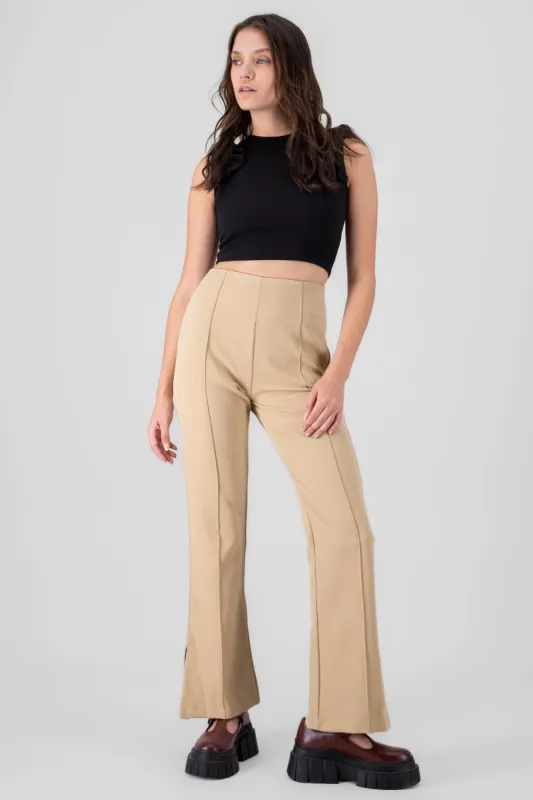 Pantalon corte campana sold by Shasa