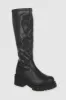 Bota suela dentada elástico sold by Shasa