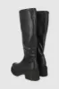 Bota suela dentada elástico sold by Shasa